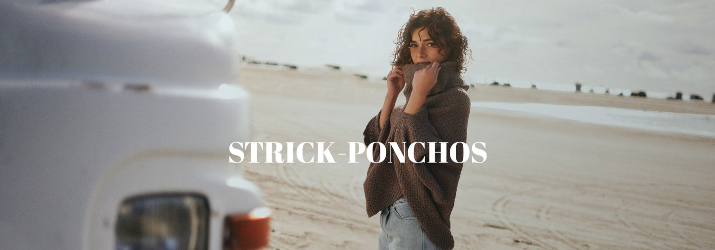 Strick-Ponchos
