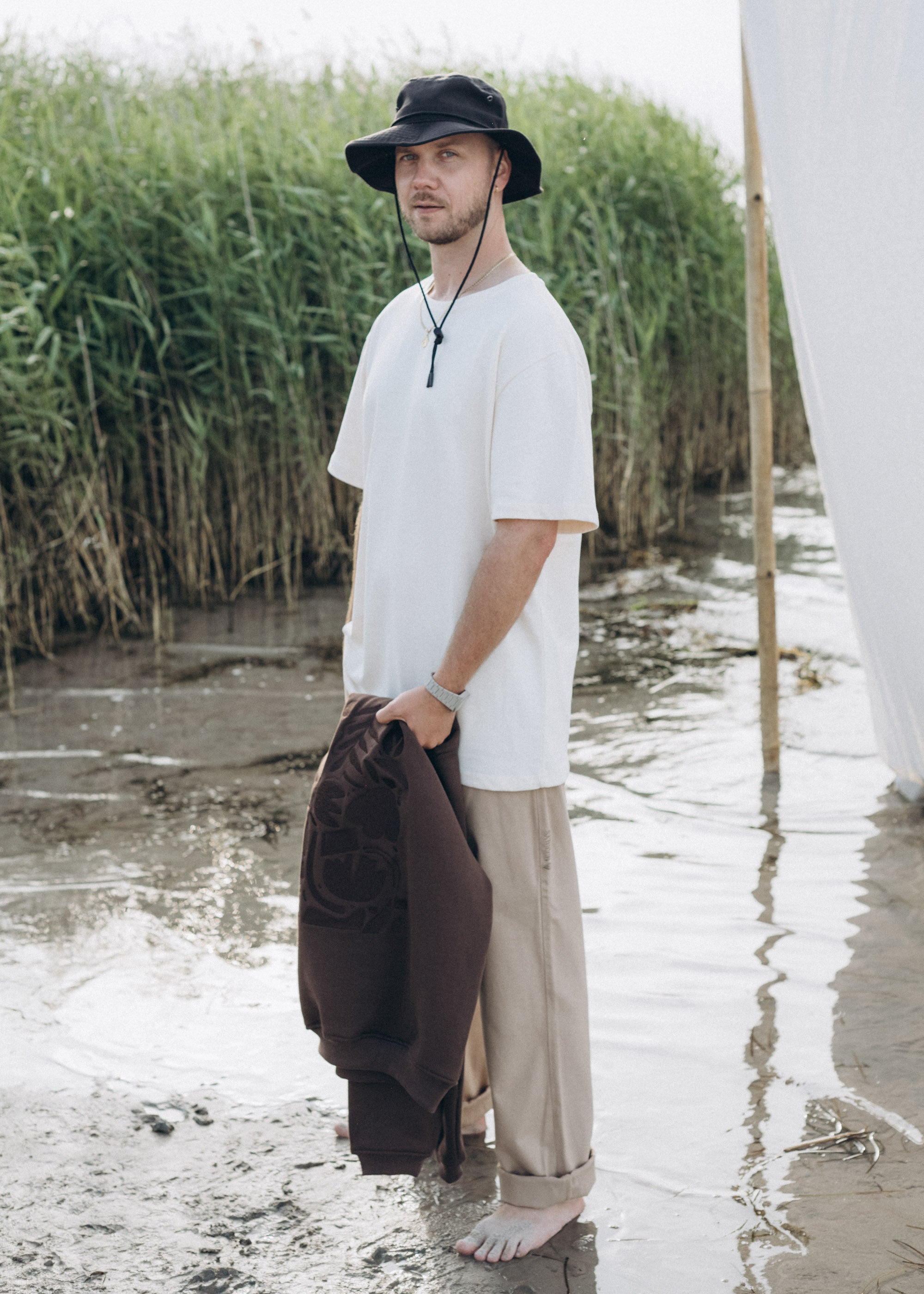 Unser Model Jonas ist <strong>184 cm</strong> groß und trägt <strong>Größe L</strong>.#