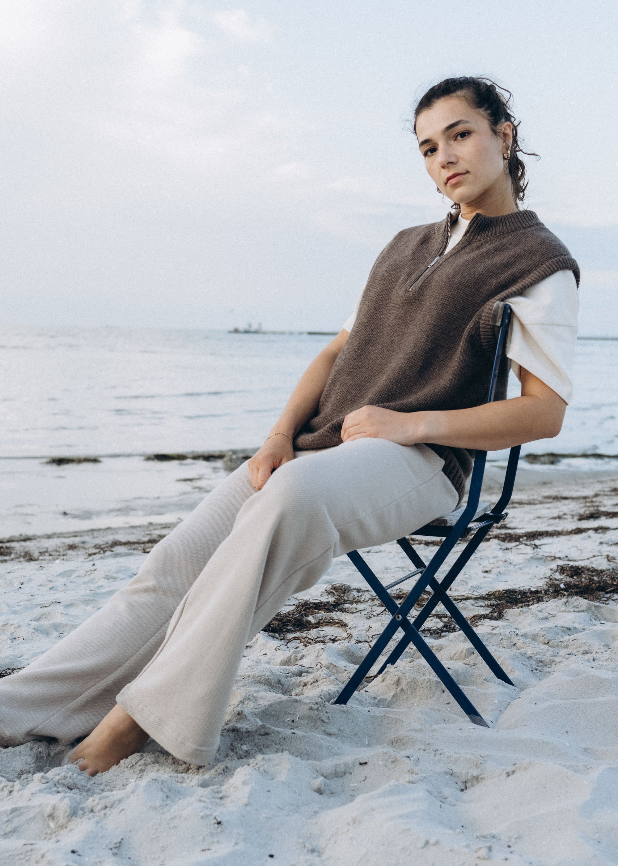 Unser Model Acelya ist <strong>173 cm</strong> groß und trägt <strong>Größe S</strong>.#
