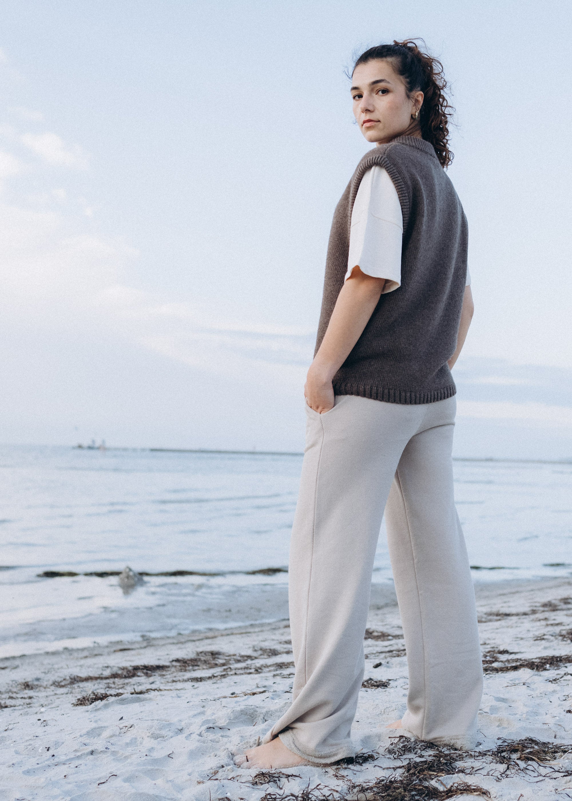 Unser Model Acelya ist <strong>173 cm</strong> groß und trägt <strong>Größe S</strong>.#