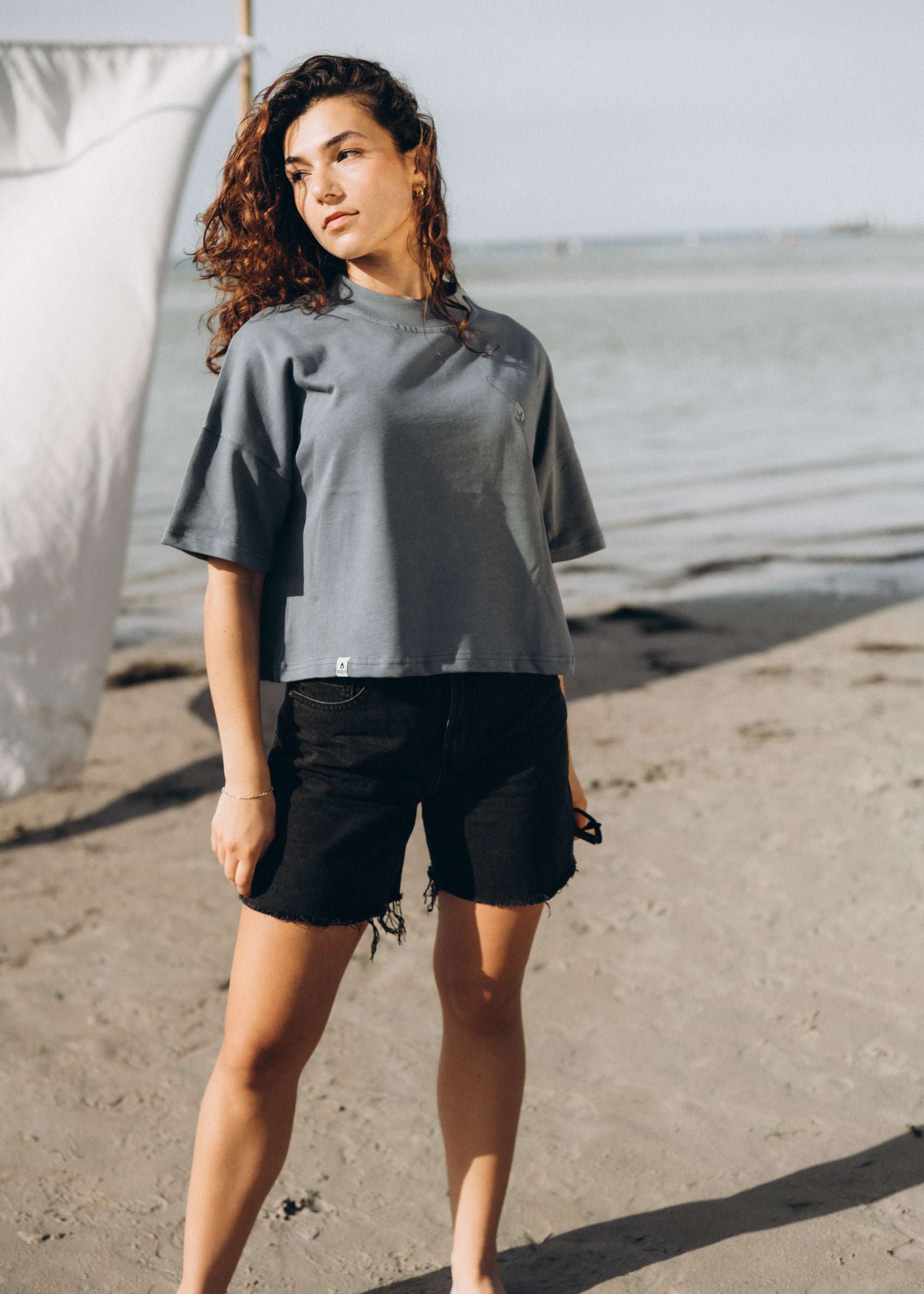 Unser Model Acelya ist <strong>173 cm</strong> groß und trägt <strong>Größe S</strong>.#
