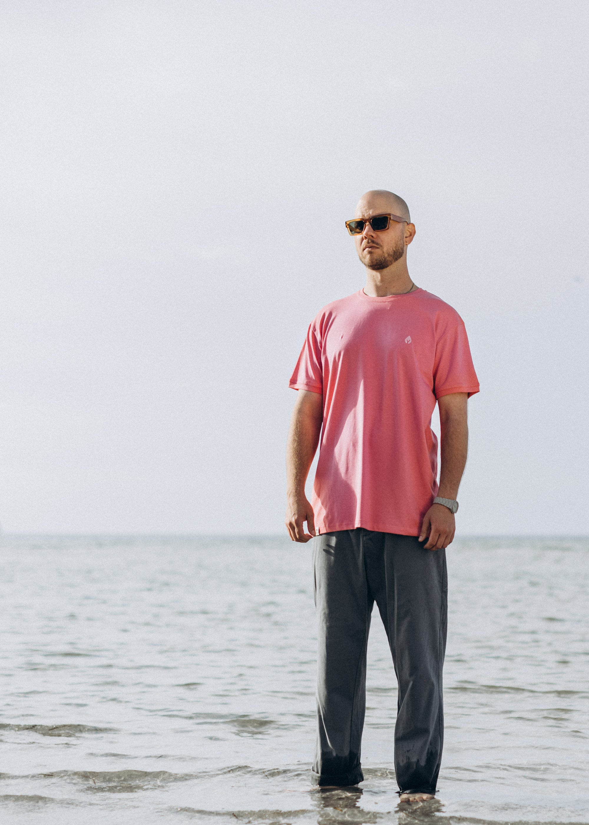 Unser Model Jonas ist <strong>184 cm</strong> groß und trägt <strong>Größe XL</strong>.#