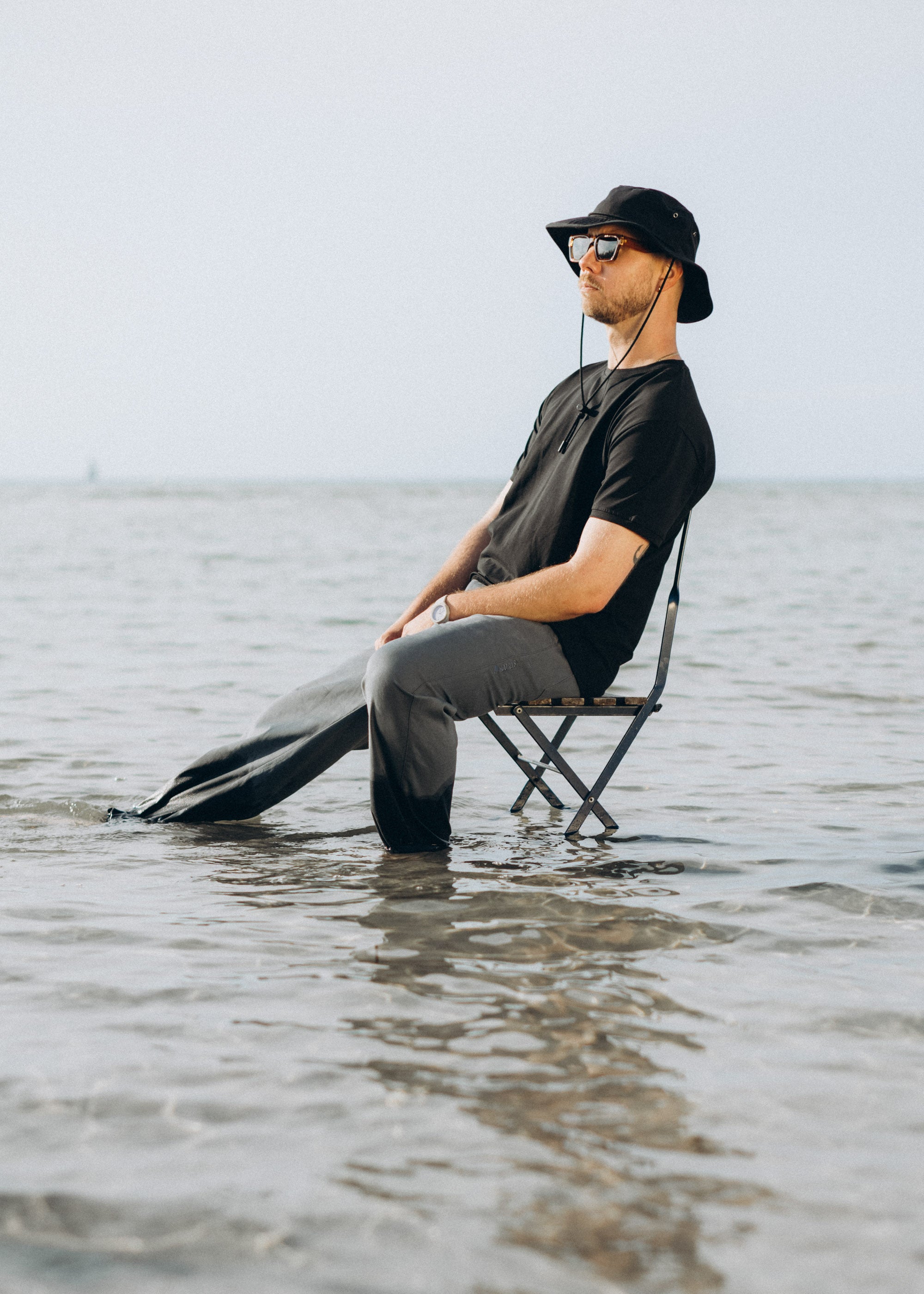 Unser Model Jonas ist <strong>184 cm</strong> groß und trägt <strong>Größe L</strong>.#