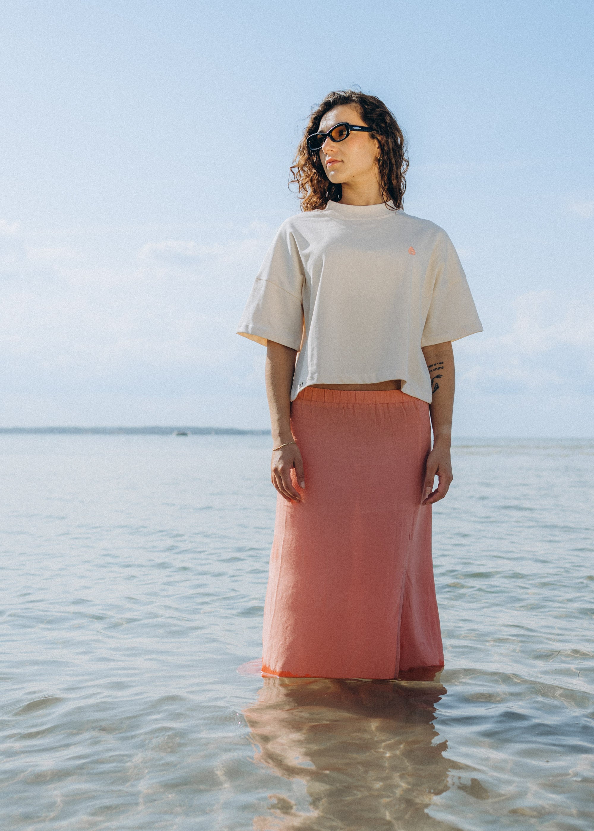 Unser Model Acelya ist <strong>173 cm</strong> groß und trägt <strong>Größe S</strong>.#