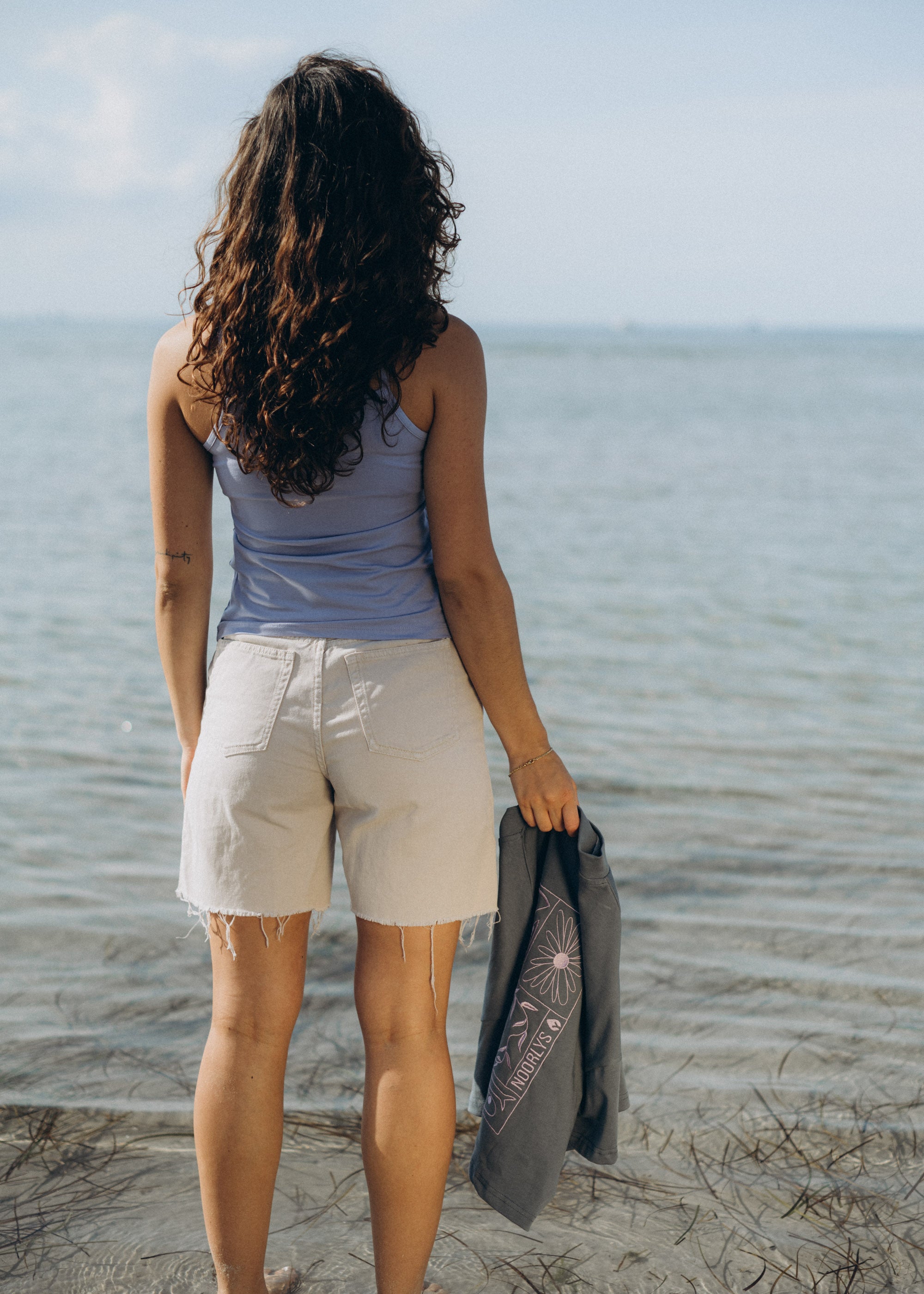 Unser Model Acelya ist <strong>173 cm</strong> groß und trägt <strong>Größe S</strong>.#