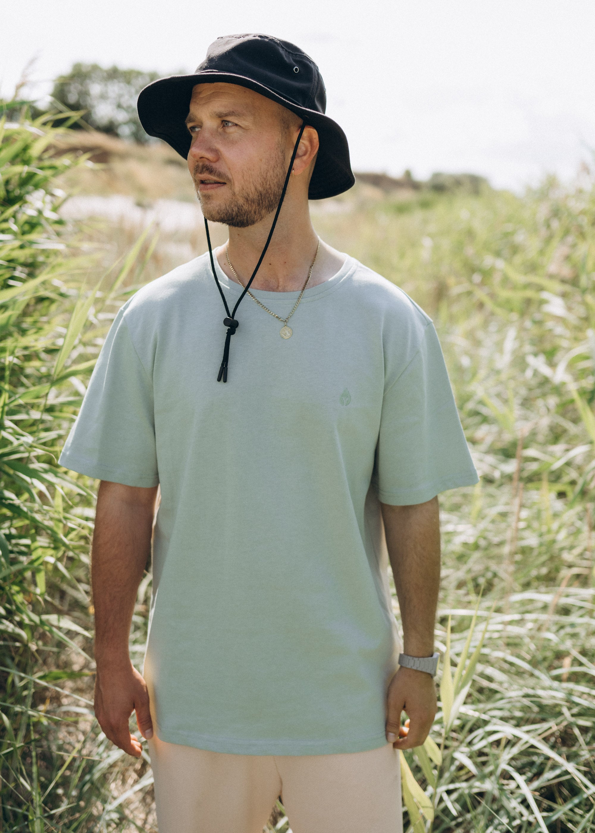 Unser Model Jonas ist <strong>184 cm</strong> groß und trägt <strong>Größe XL</strong>.#