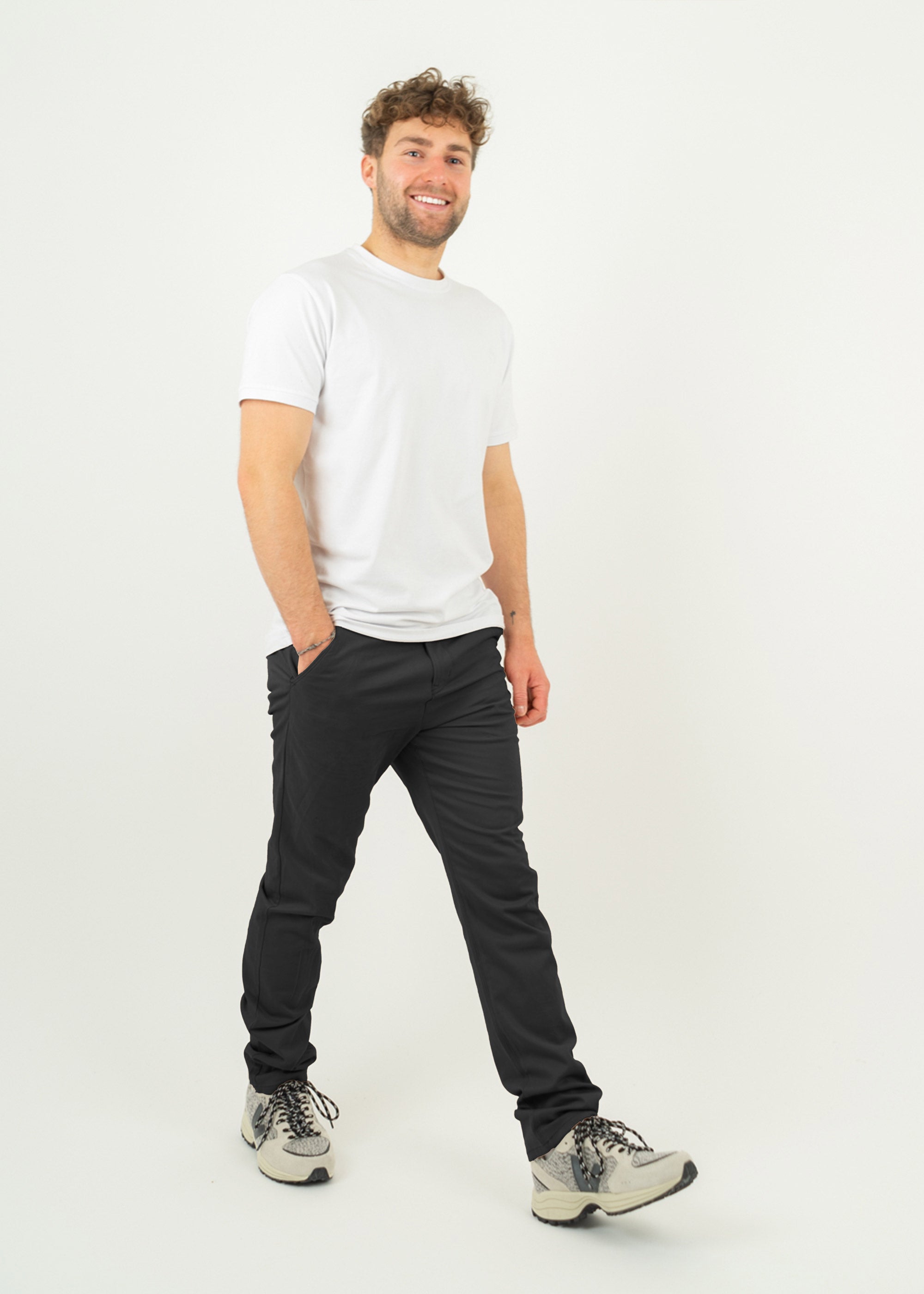 Unser Model Henry ist <strong>178 cm</strong> groß und trägt <strong>Größe S</strong>.#