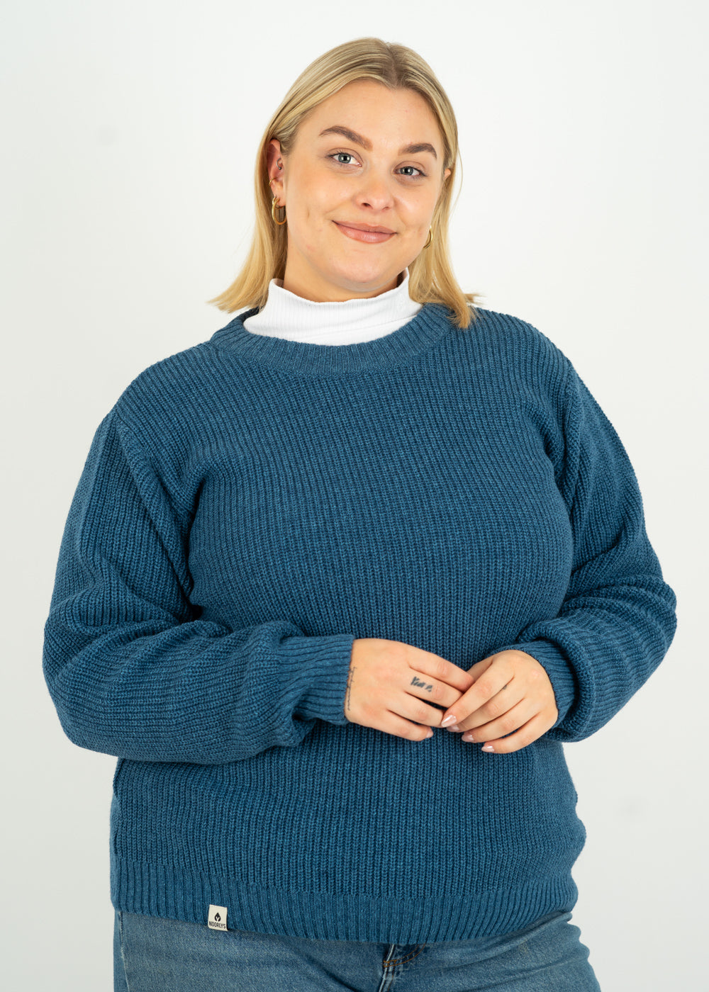 Unser Model Anna ist <strong>176 cm</strong> groß und trägt <strong>Größe 2XL</strong>.#