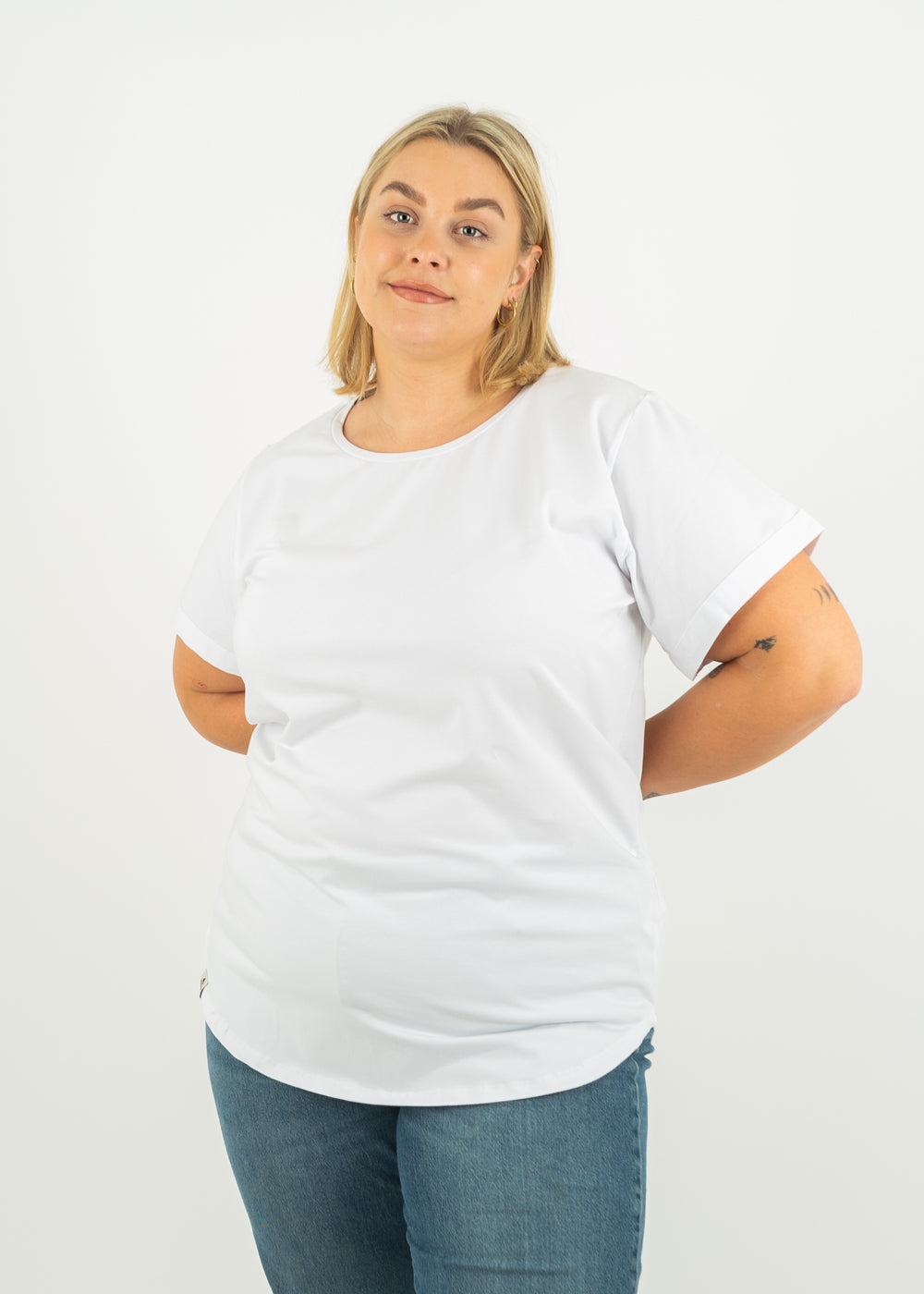 Unser Model Anna ist <strong>176 cm</strong> groß und trägt <strong>Größe 2XL</strong>.#