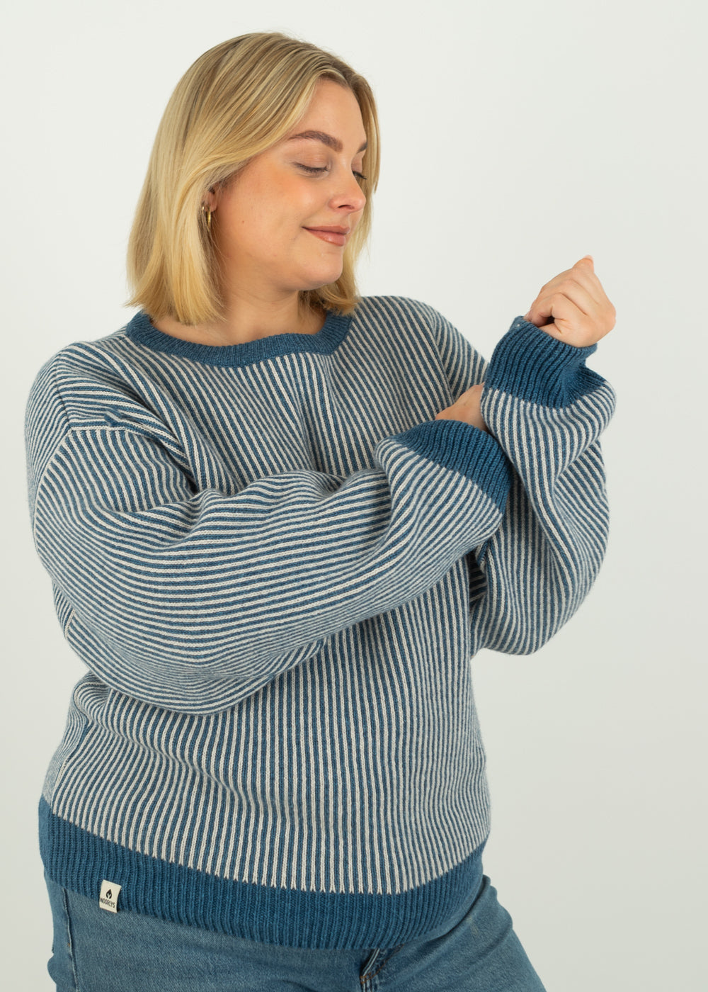 Unser Model Anna ist <strong>176 cm</strong> groß und trägt <strong>Größe 2XL</strong>.#
