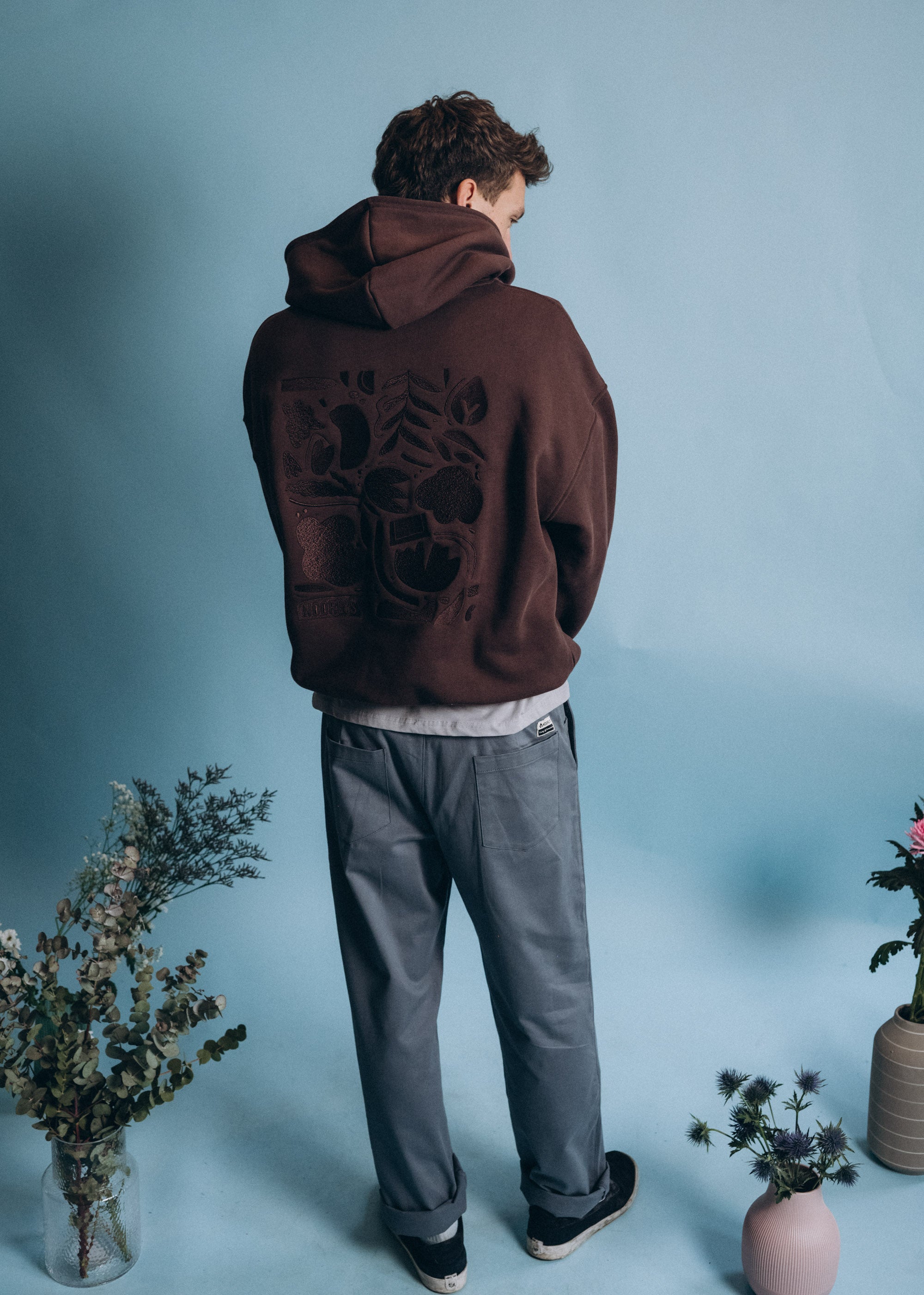 Unser Model Anton ist <strong>193 cm</strong> groß und trägt <strong>Größe L</strong>.#