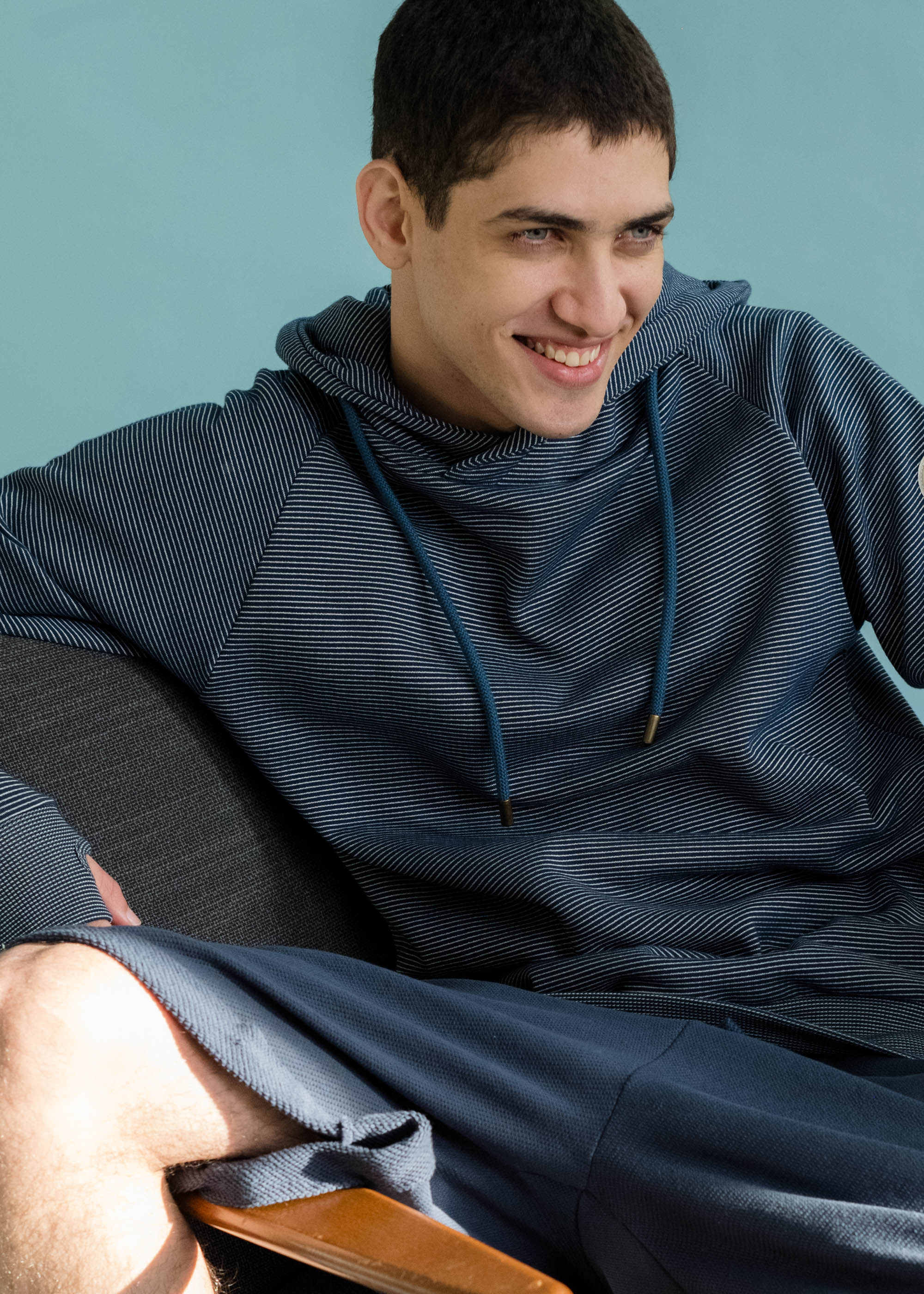 Unser Model Alisson ist <strong>184 cm</strong> groß und trägt <strong>Größe L</strong>.#