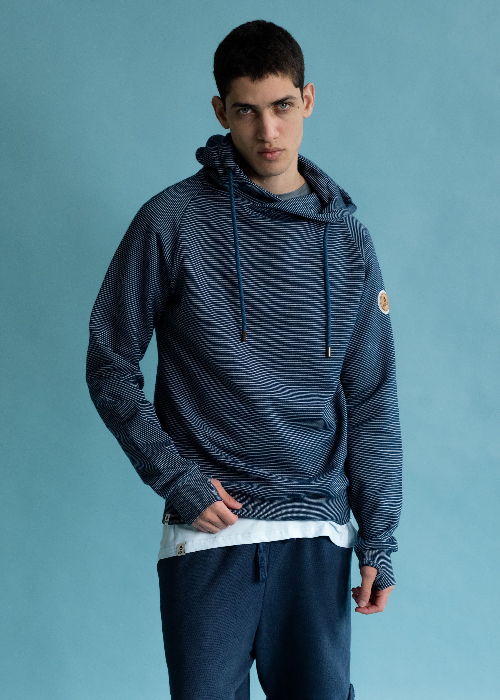 Unser Model Alisson ist <strong>184 cm</strong> groß und trägt <strong>Größe L</strong>.#