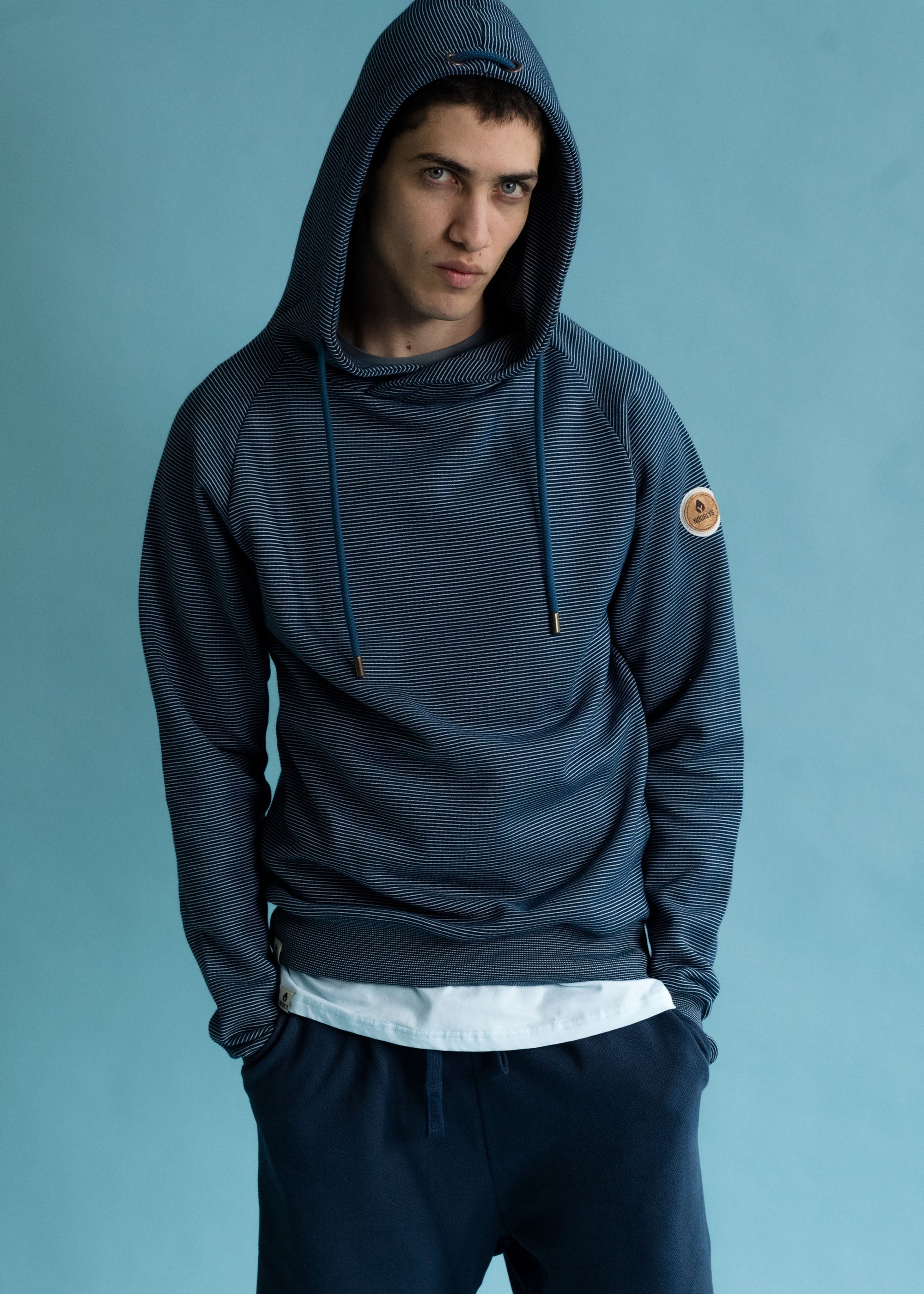 Unser Model Alisson ist <strong>184 cm</strong> groß und trägt <strong>Größe L</strong>.#