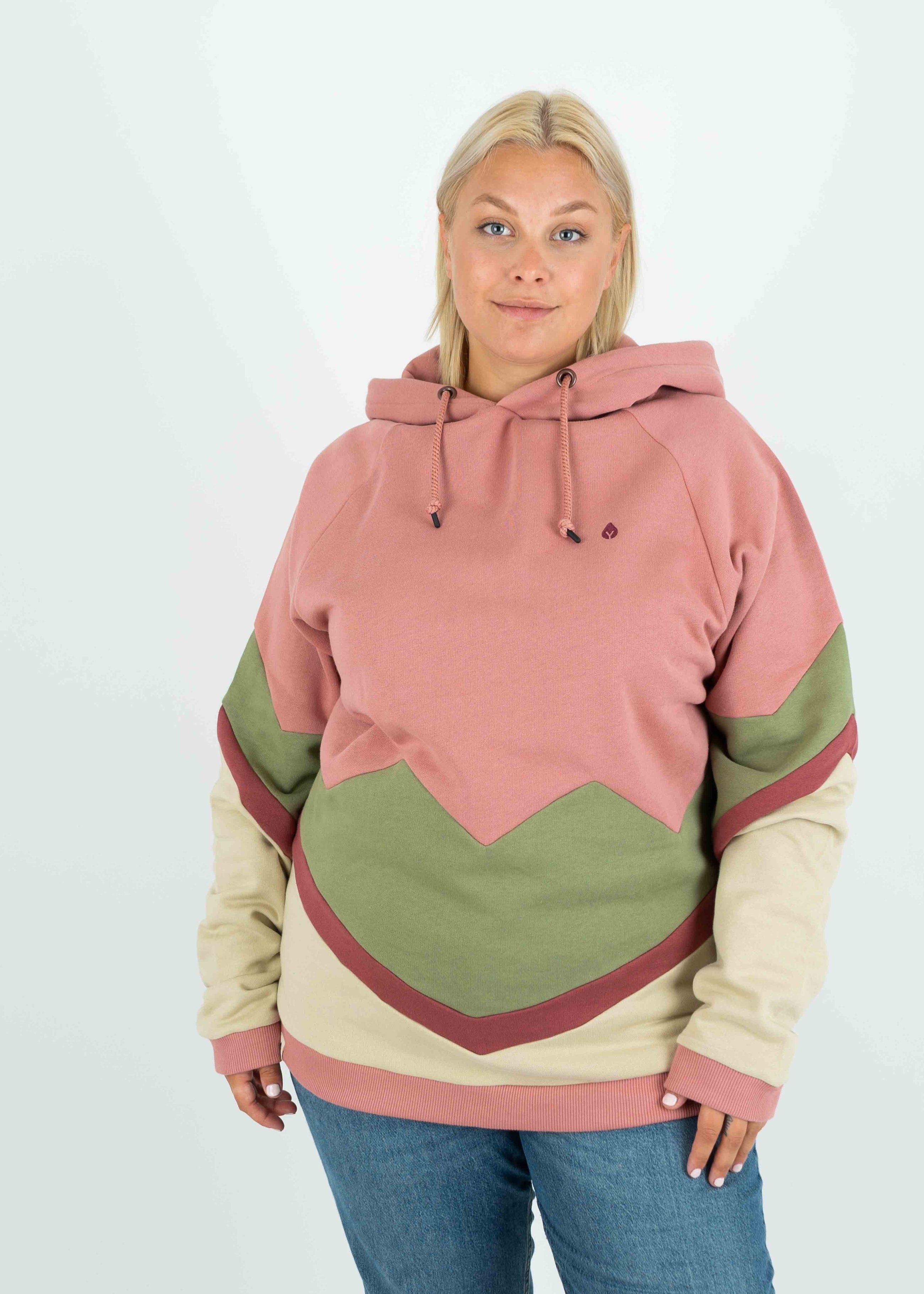 Unser Model Anna ist <strong>176 cm</strong> groß und trägt <strong>Größe 4XL</strong>.#