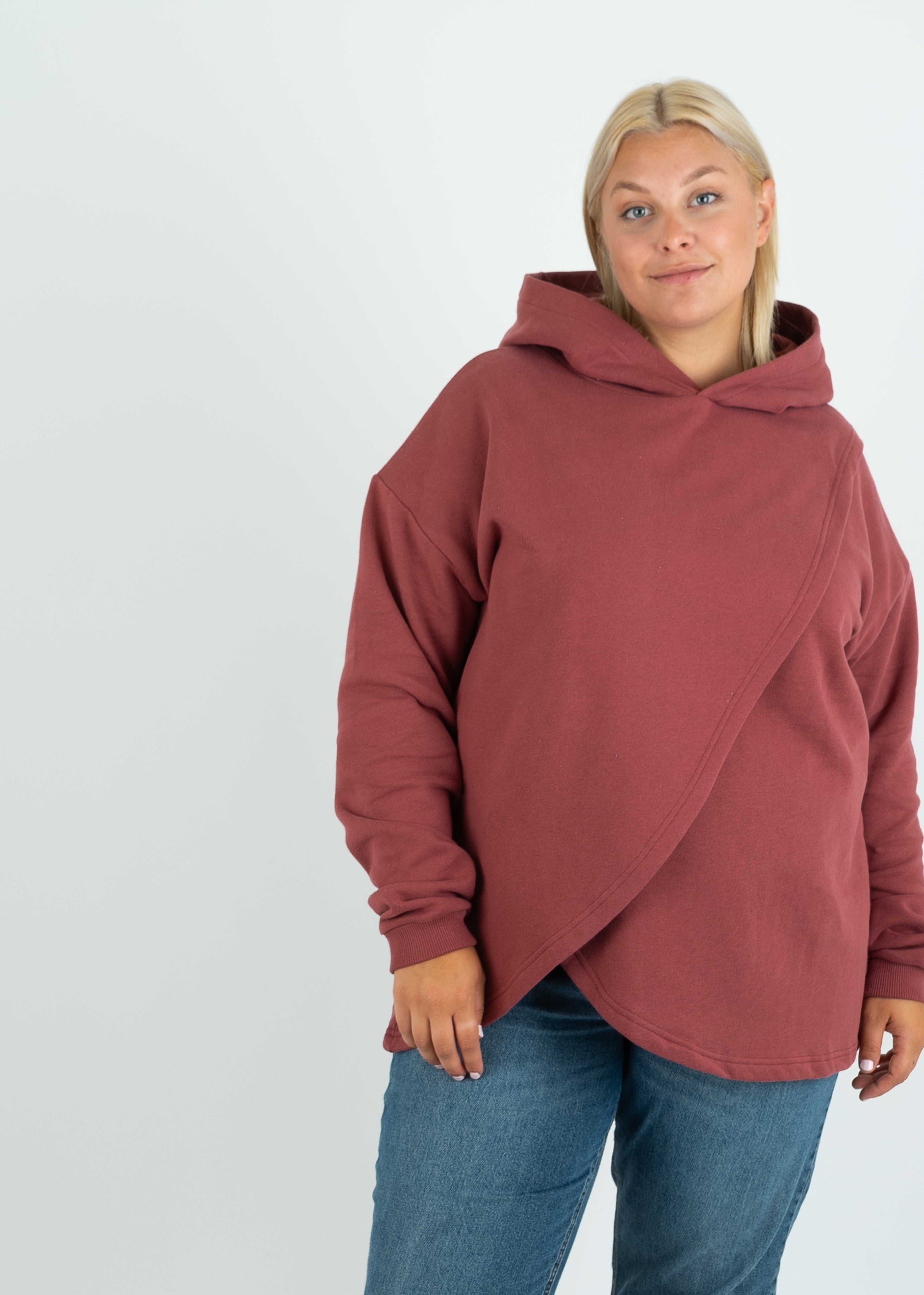 Unser Model Anna ist <strong>176 cm</strong> groß und trägt <strong>Größe 2XL</strong>.#