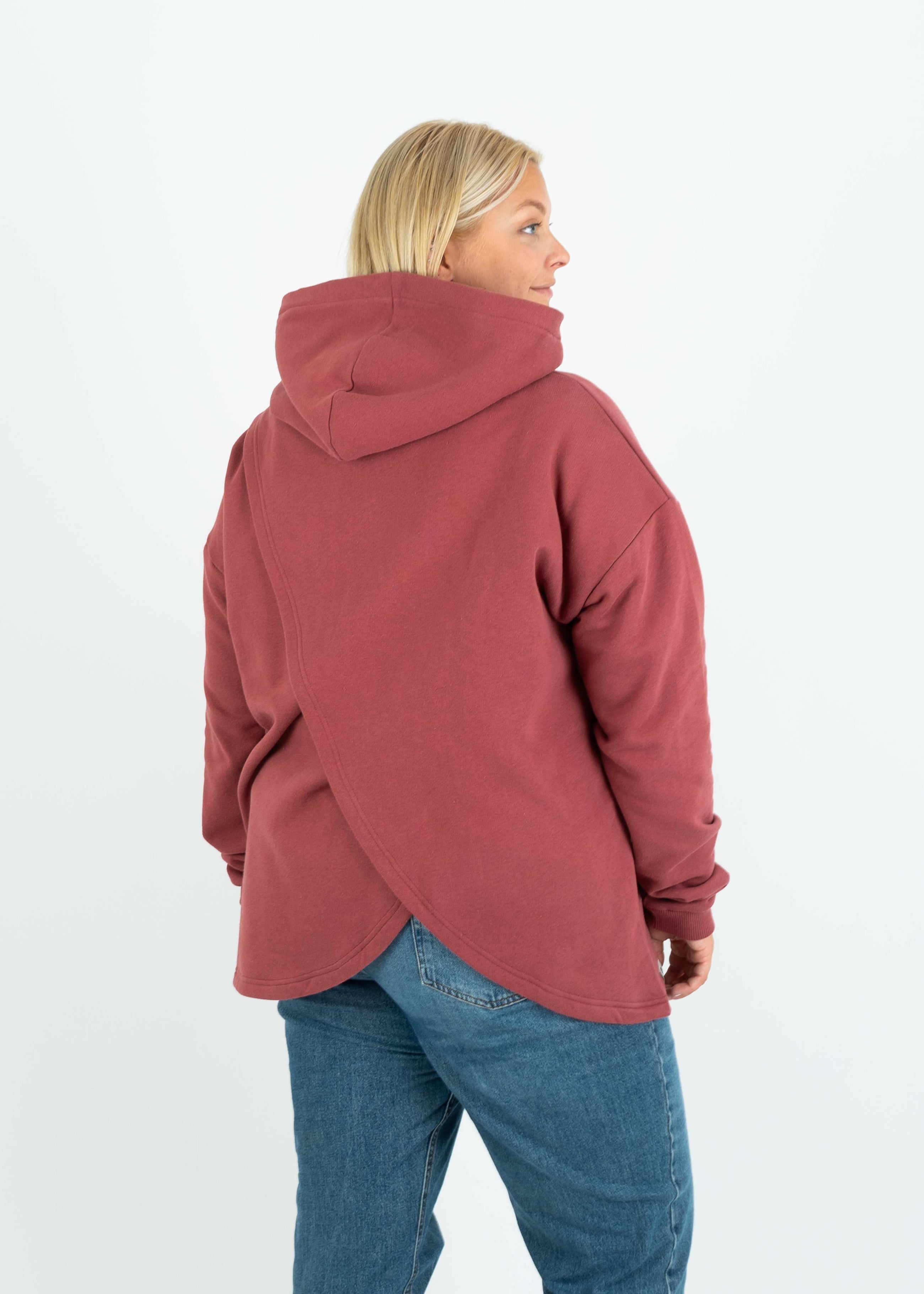 Unser Model Anna ist <strong>176 cm</strong> groß und trägt <strong>Größe 2XL</strong>.#