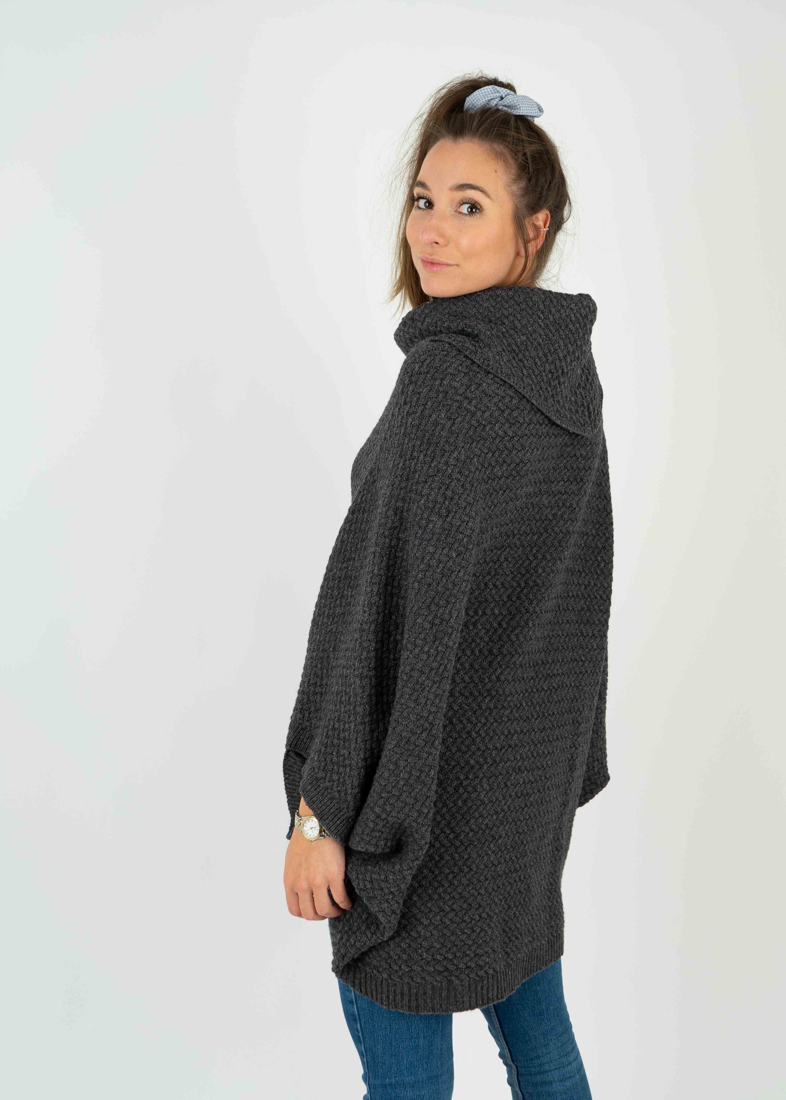 Unser Model Katy ist <strong>168 cm</strong> groß und trägt <strong>Größe S</strong>.#
