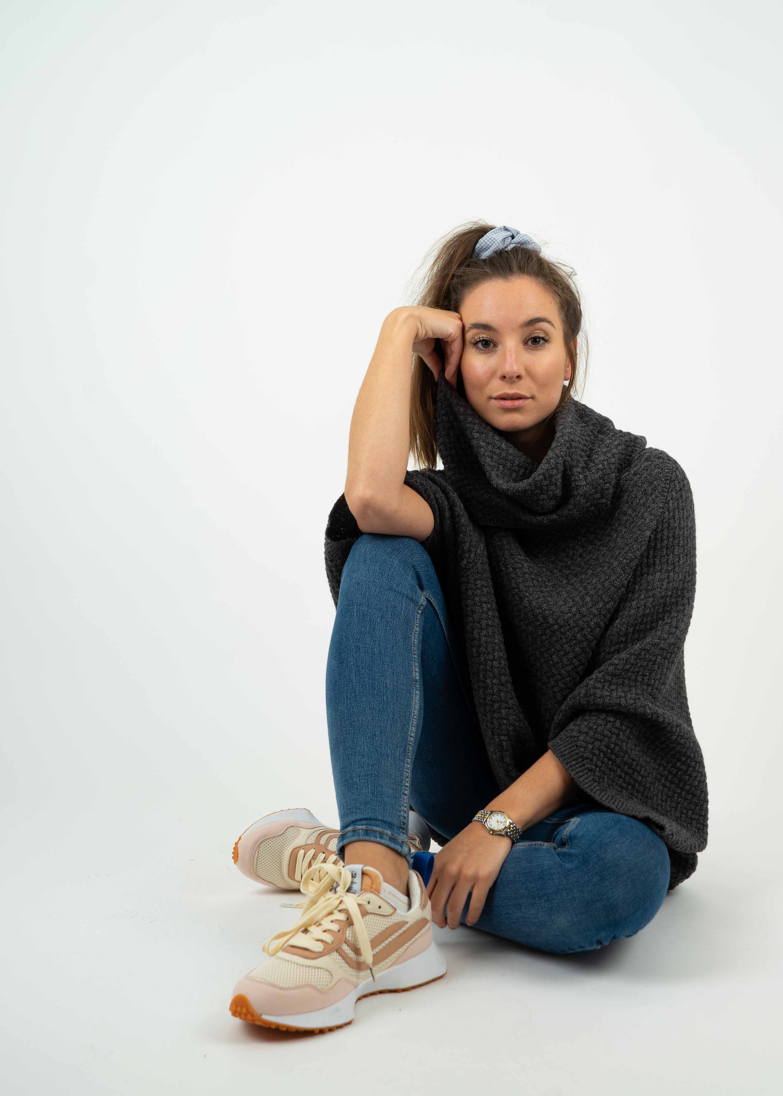 Unser Model Katy ist <strong>168 cm</strong> groß und trägt <strong>Größe S</strong>.#