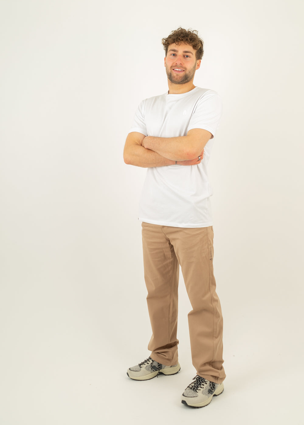 Unser Model Henry ist <strong>178 cm</strong> groß und trägt <strong>Größe S</strong>.#