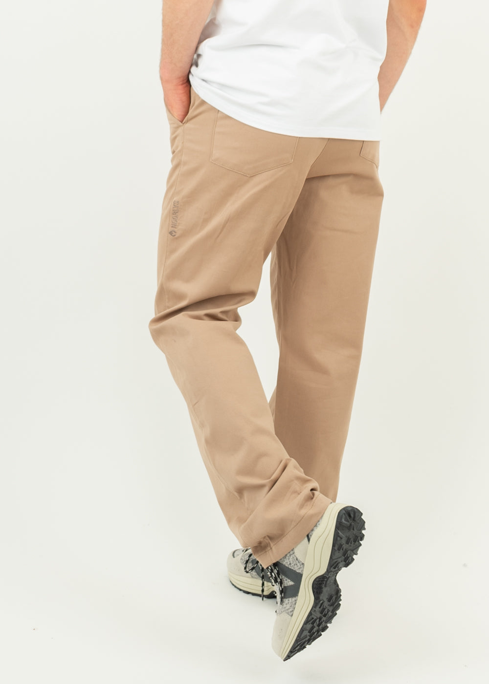Unser Model Henry ist <strong>178 cm</strong> groß und trägt <strong>Größe S</strong>.#
