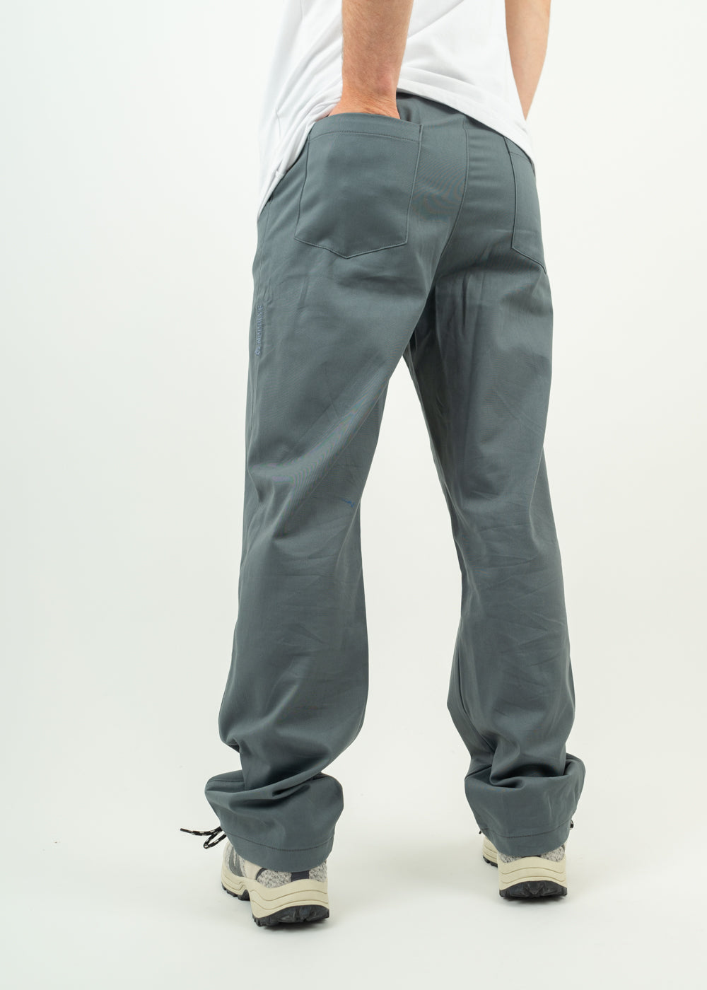 Unser Model Henry ist <strong>178 cm</strong> groß und trägt <strong>Größe S</strong>.#