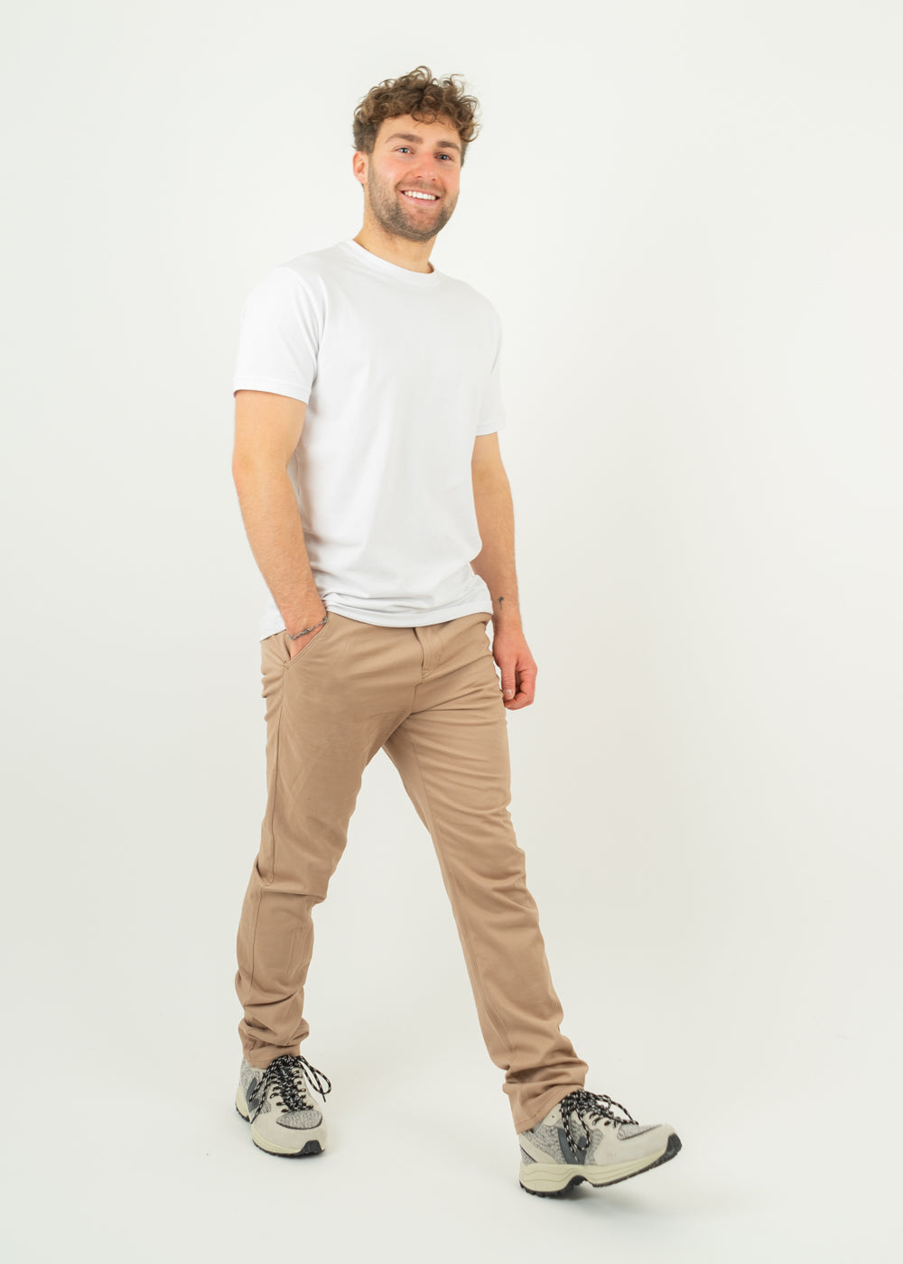 Unser Model Henry ist <strong>178 cm</strong> groß und trägt <strong>Größe S</strong>.#