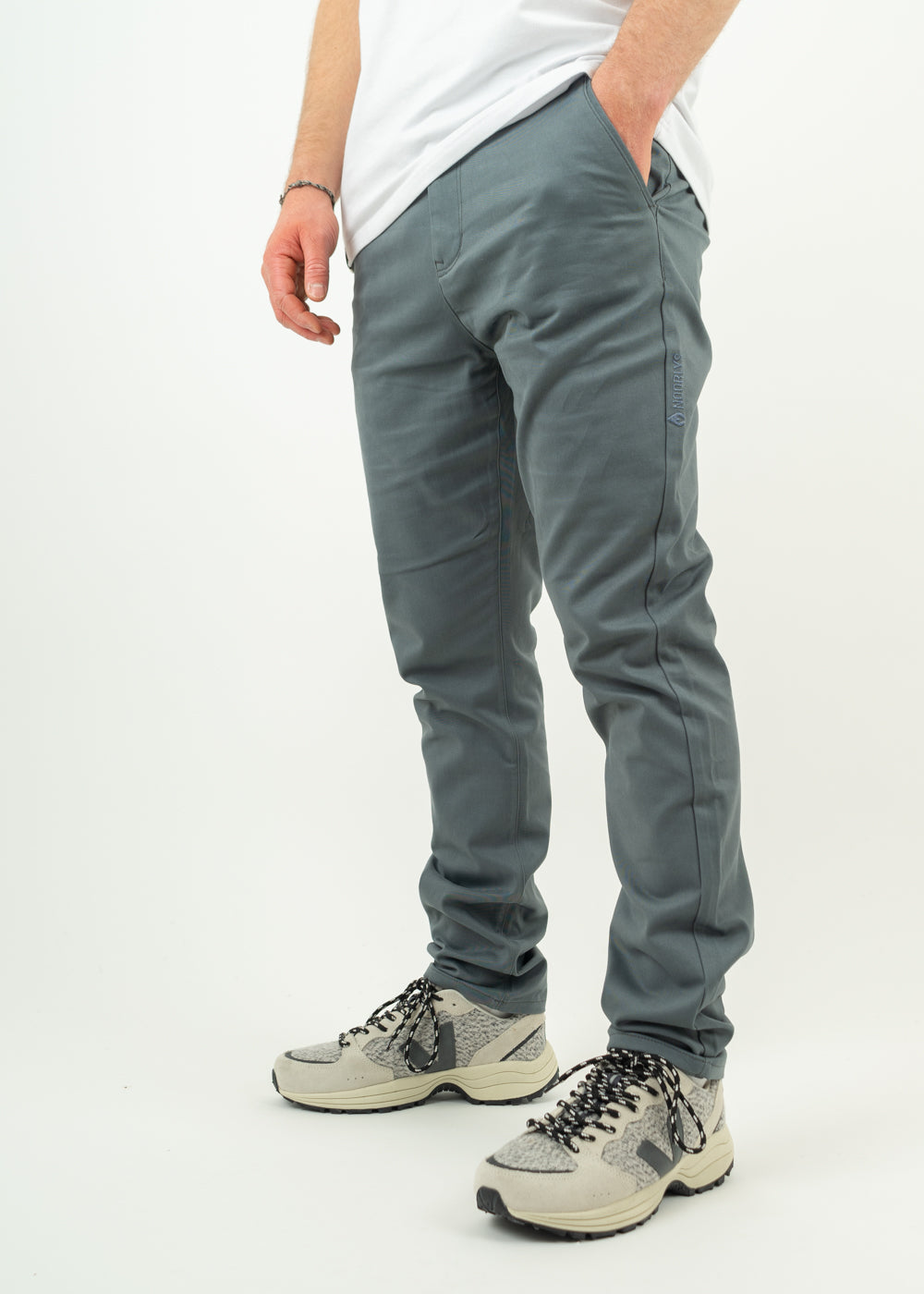 Unser Model Henry ist <strong>178 cm</strong> groß und trägt <strong>Größe S</strong>.#