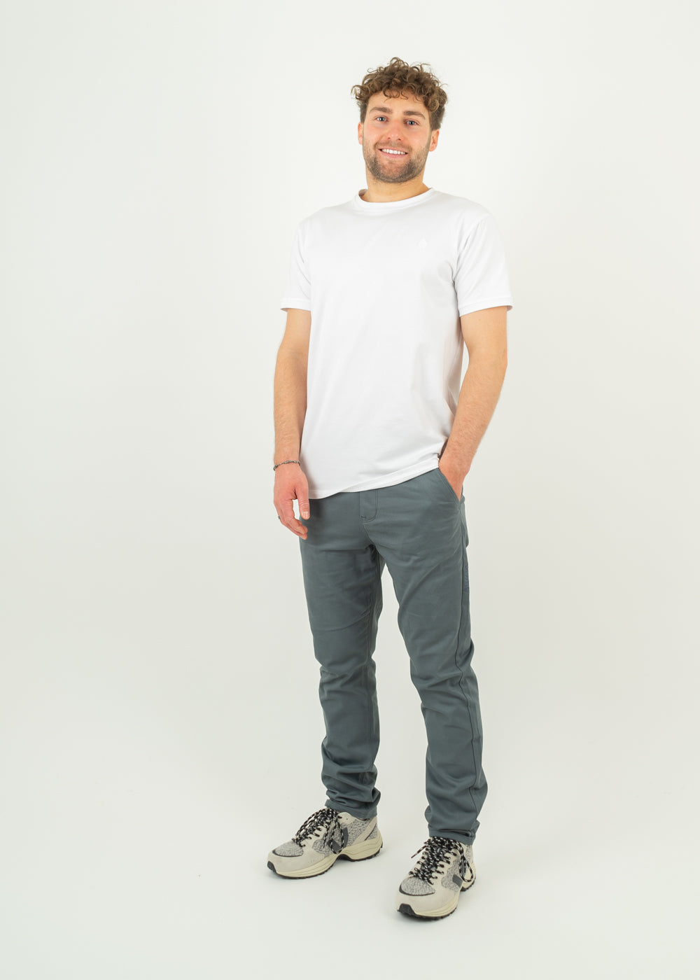 Unser Model Henry ist <strong>178 cm</strong> groß und trägt <strong>Größe S</strong>.#