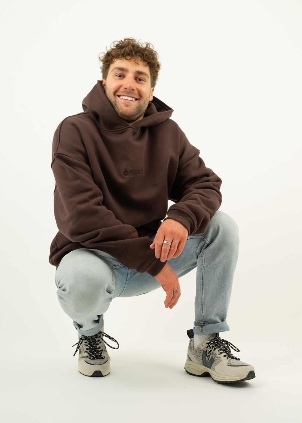 Unser Model Henry ist <strong>178 cm</strong> groß und trägt <strong>Größe L</strong>.#