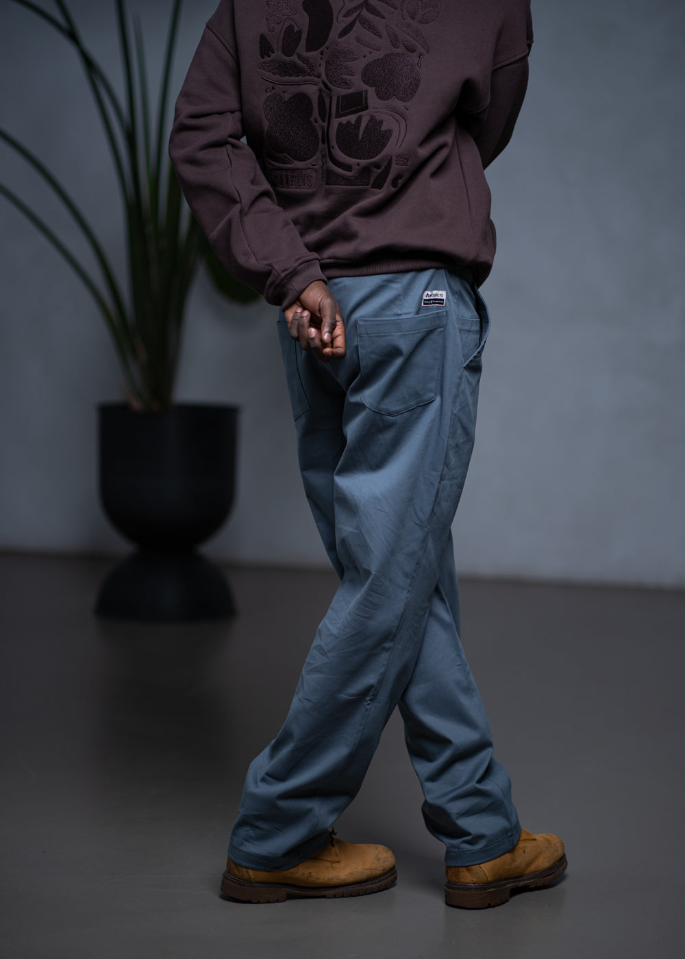 Unser Model K ist <strong>189 cm</strong> groß und trägt <strong>Größe L</strong>.#