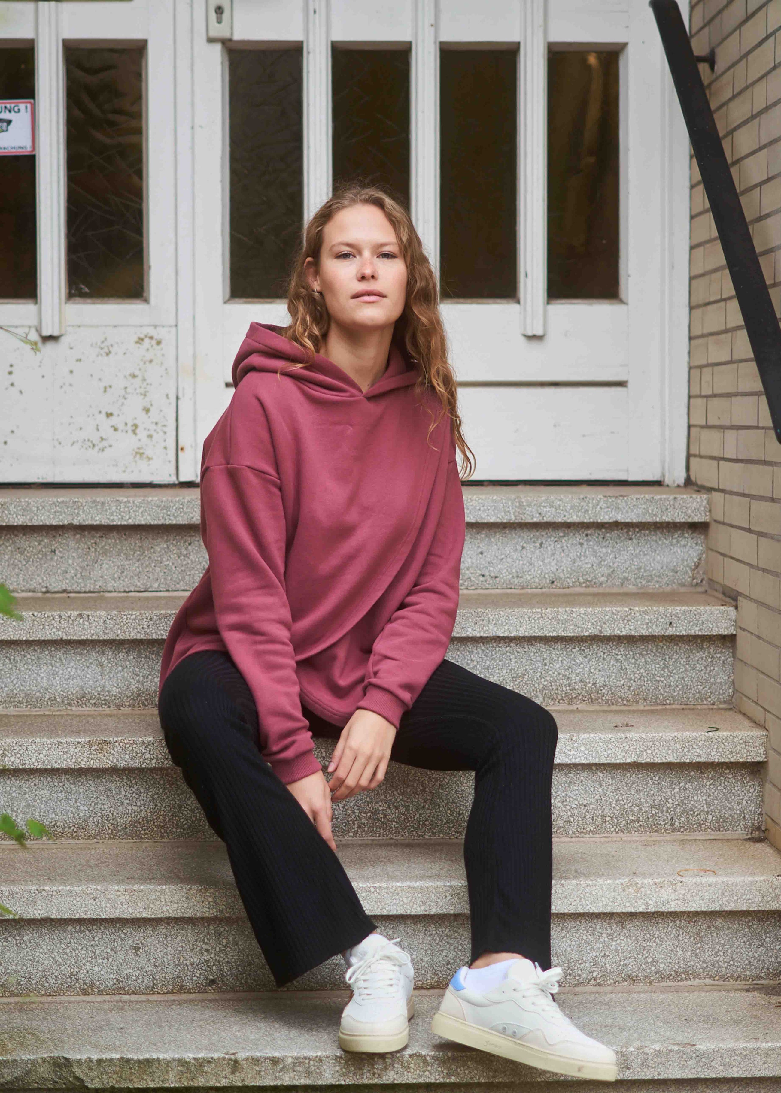 Unser Model Josie ist <strong>178 cm</strong> groß und trägt <strong>Größe S</strong>.#