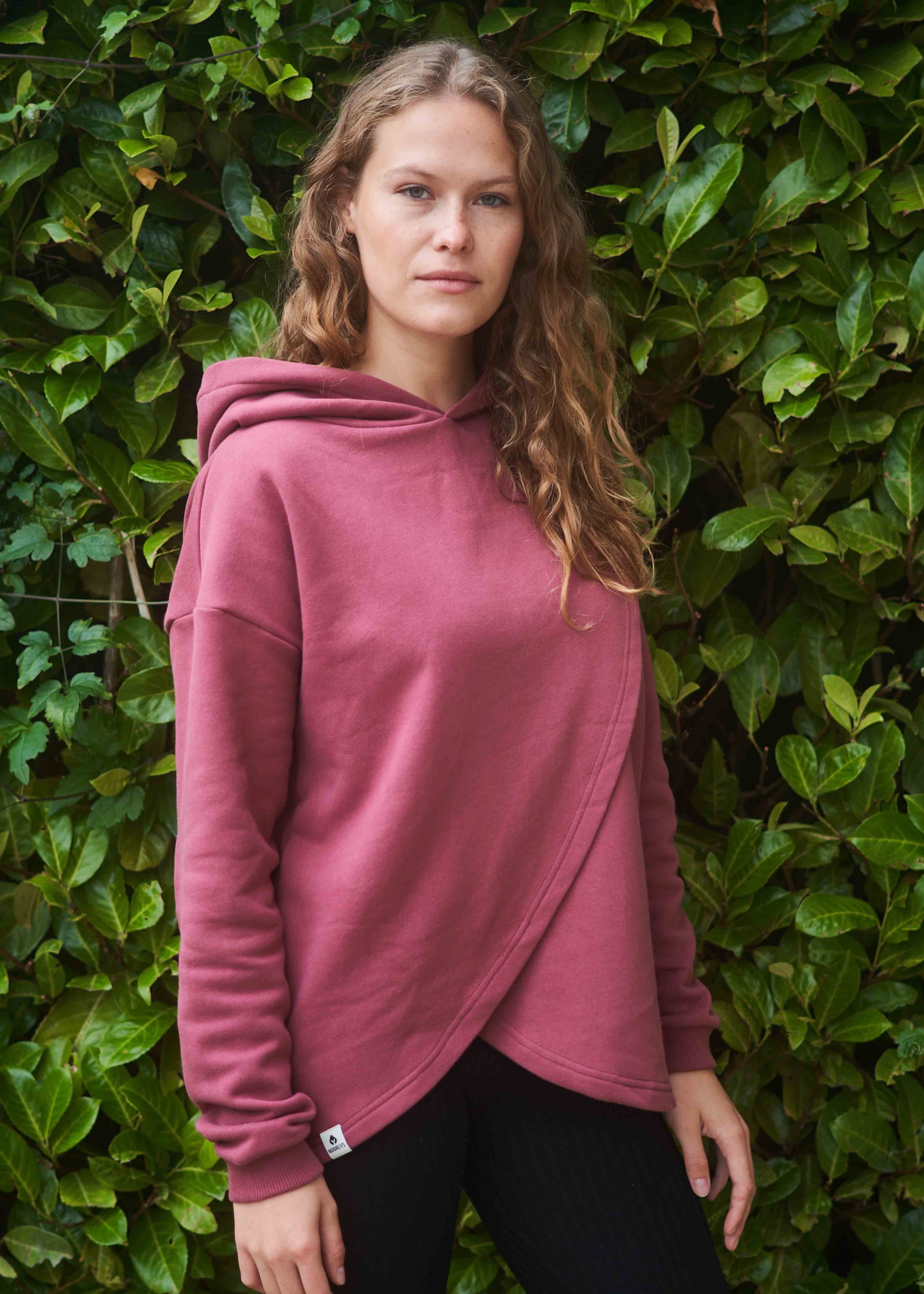 Unser Model Josie ist <strong>178 cm</strong> groß und trägt <strong>Größe S</strong>.#