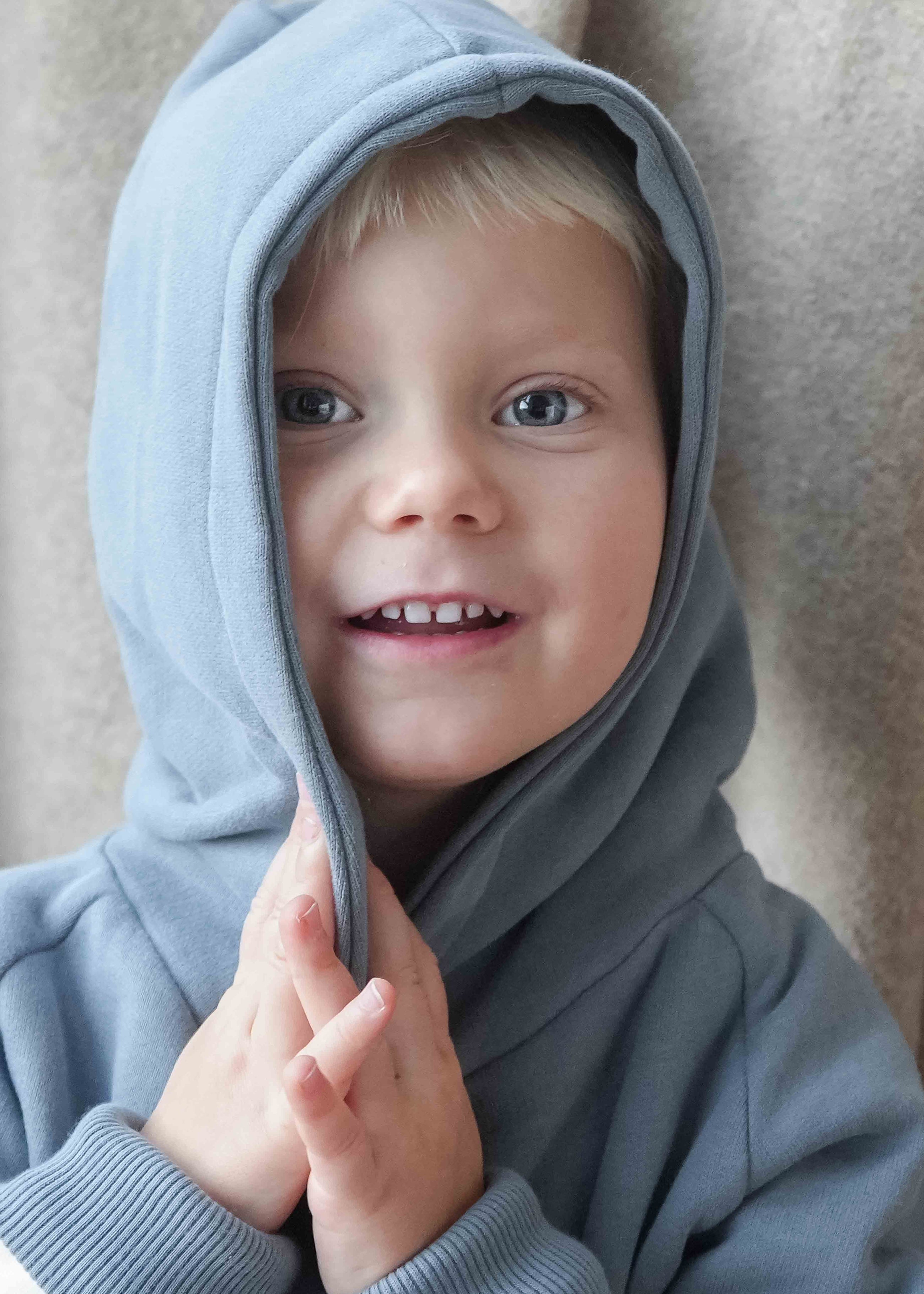 Unser Model Philipa ist <strong>110 cm</strong> groß und trägt <strong>Größe 110-116</strong>.#