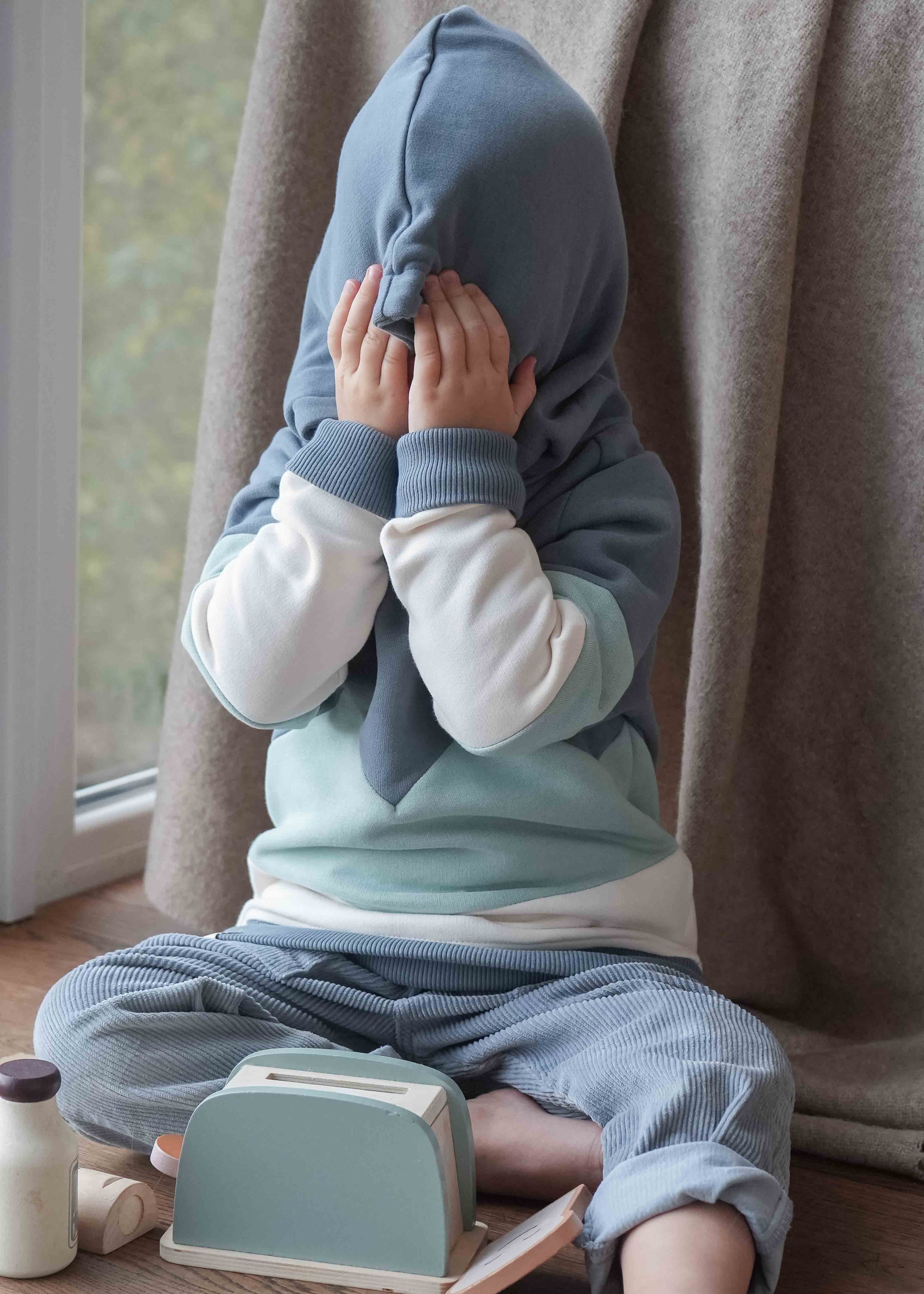 Unser Model Philipa ist <strong>110 cm</strong> groß und trägt <strong>Größe 110-116</strong>.#