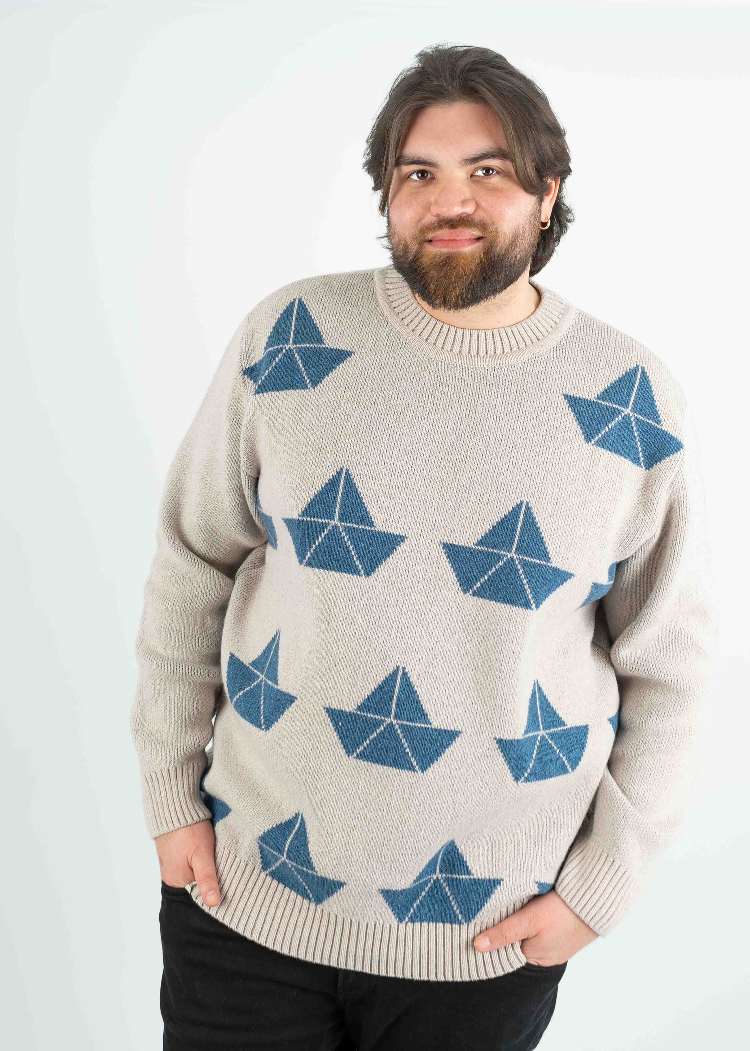 Unser Model Kurt ist <strong>196 cm</strong> groß und trägt <strong>Größe 2XL</strong>.#