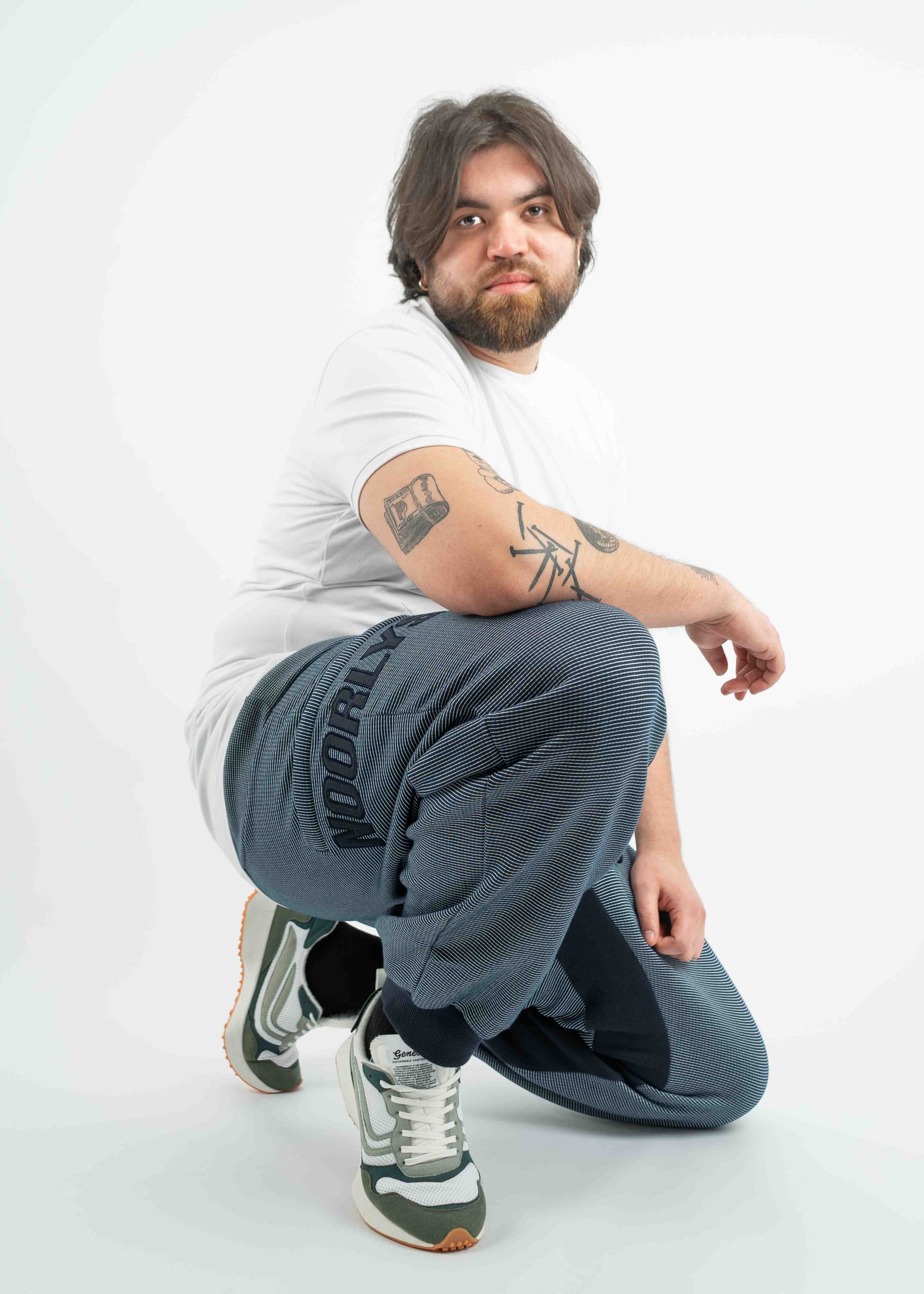 Unser Model Kurt ist <strong>196 cm</strong> groß und trägt <strong>Größe L+</strong>.#