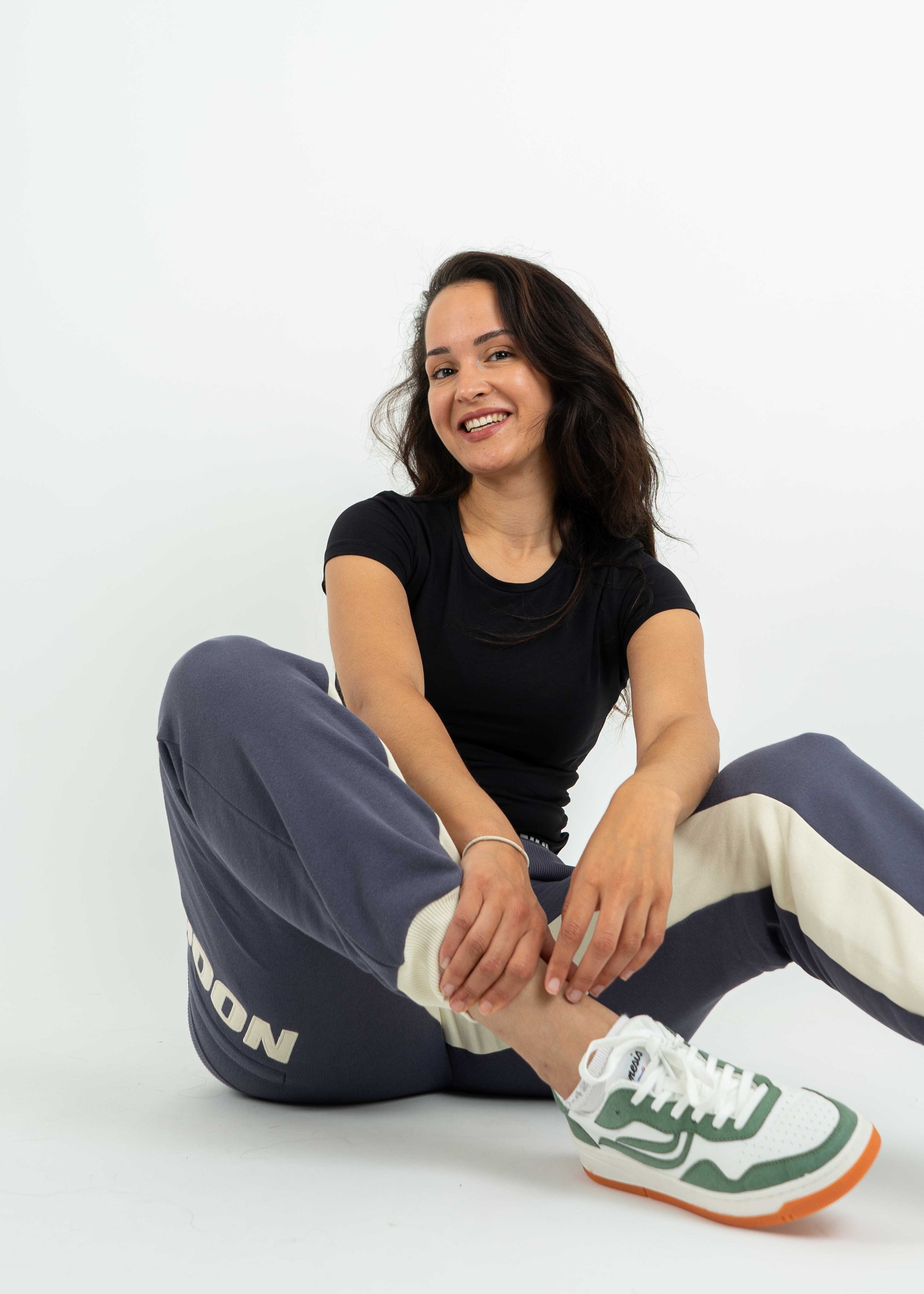 Unser Model Ahlem ist <strong>181 cm</strong> groß und trägt <strong>Größe S</strong>.#