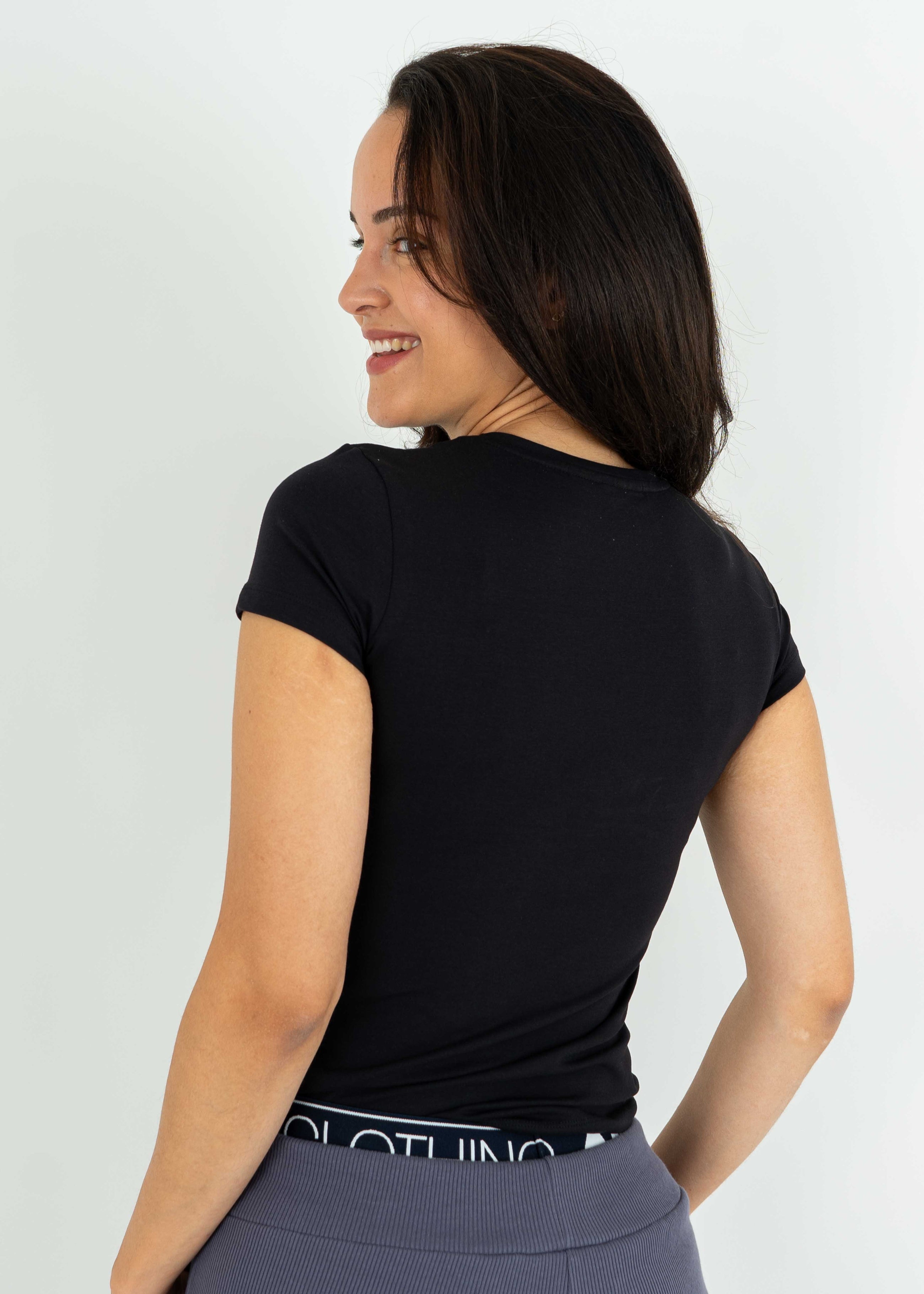 Unser Model Ahlem ist <strong>181 cm</strong> groß und trägt <strong>Größe S</strong>.#