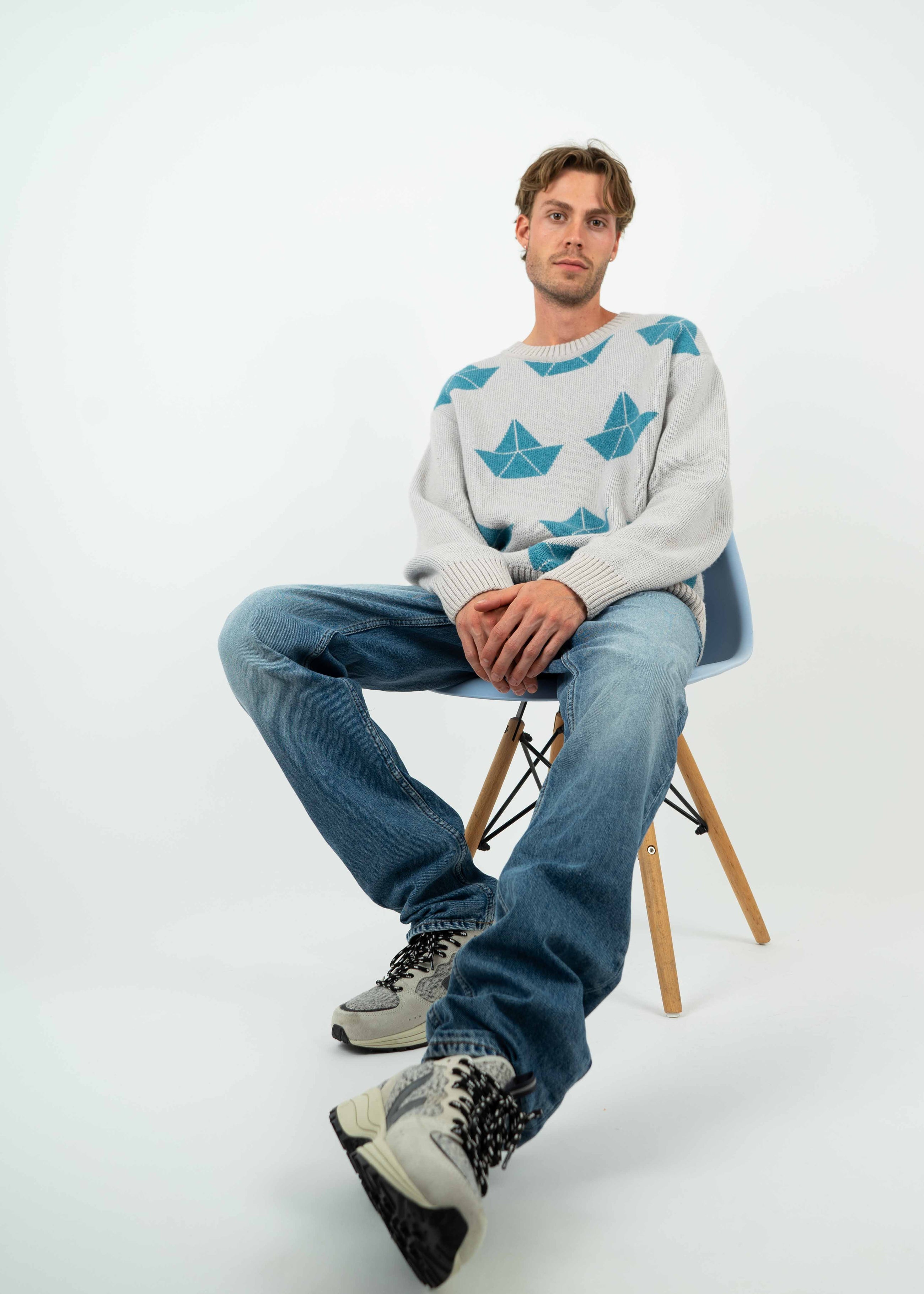Unser Model Fynn ist <strong>188 cm</strong> groß und trägt <strong>Größe L</strong>.#