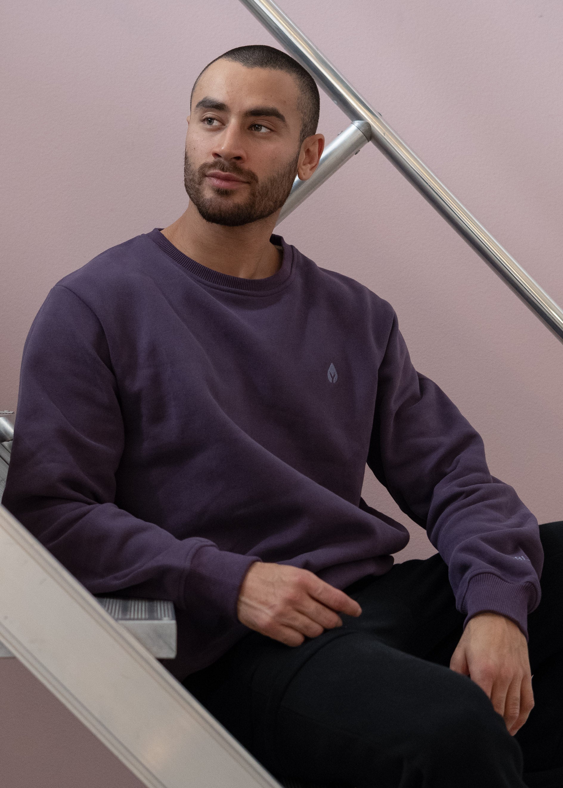 Unser Model Hugo ist <strong>184 cm</strong> groß und trägt <strong>Größe L</strong>.#