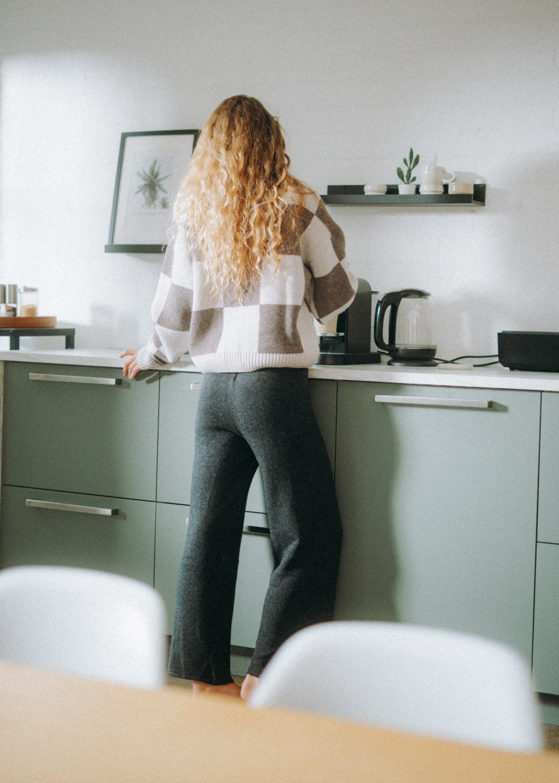 Unser Model Nika ist <strong>175 cm</strong> groß und trägt <strong>Größe S</strong>.#