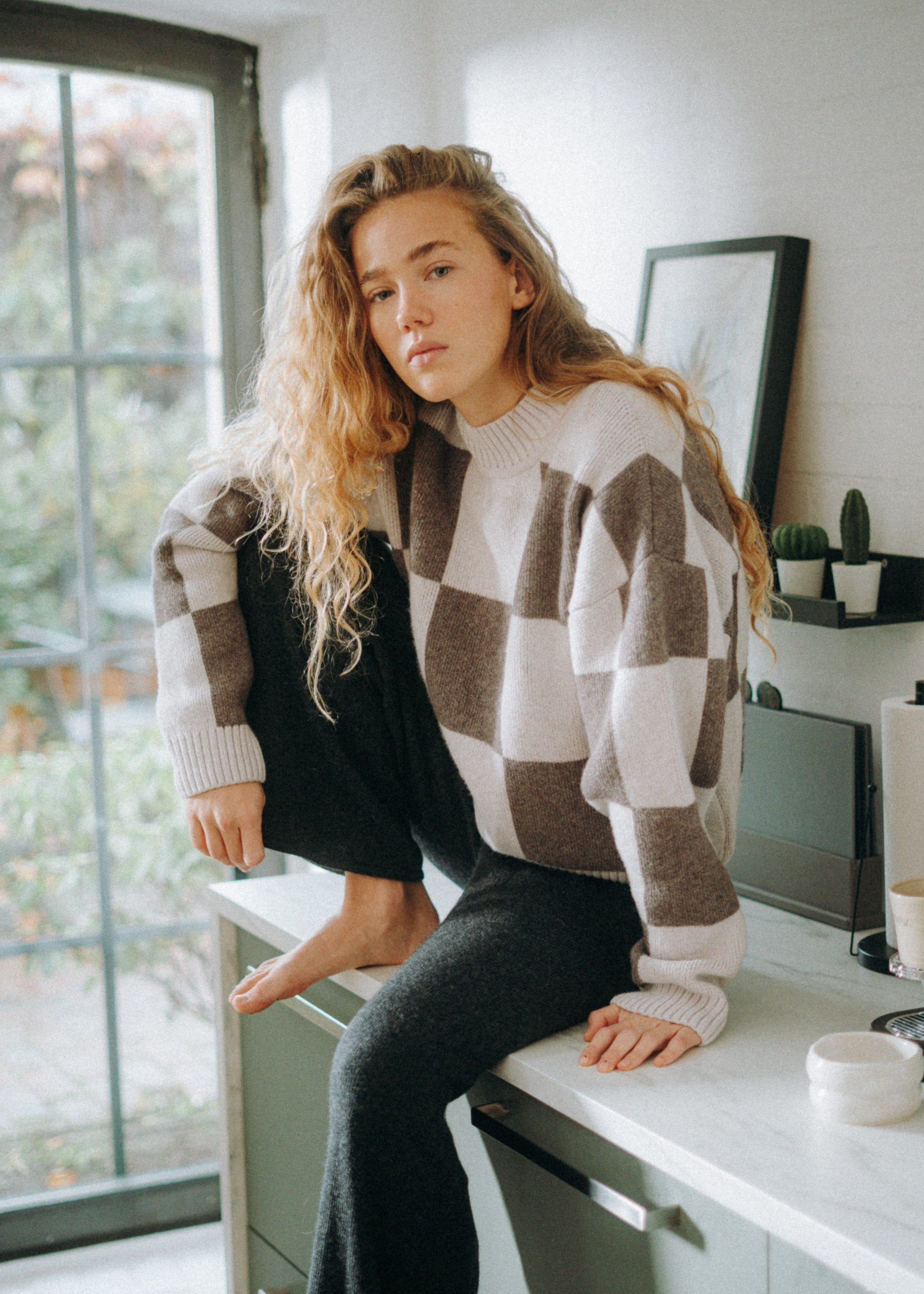 Unser Model Nika ist <strong>175 cm</strong> groß und trägt <strong>Größe S</strong>.#