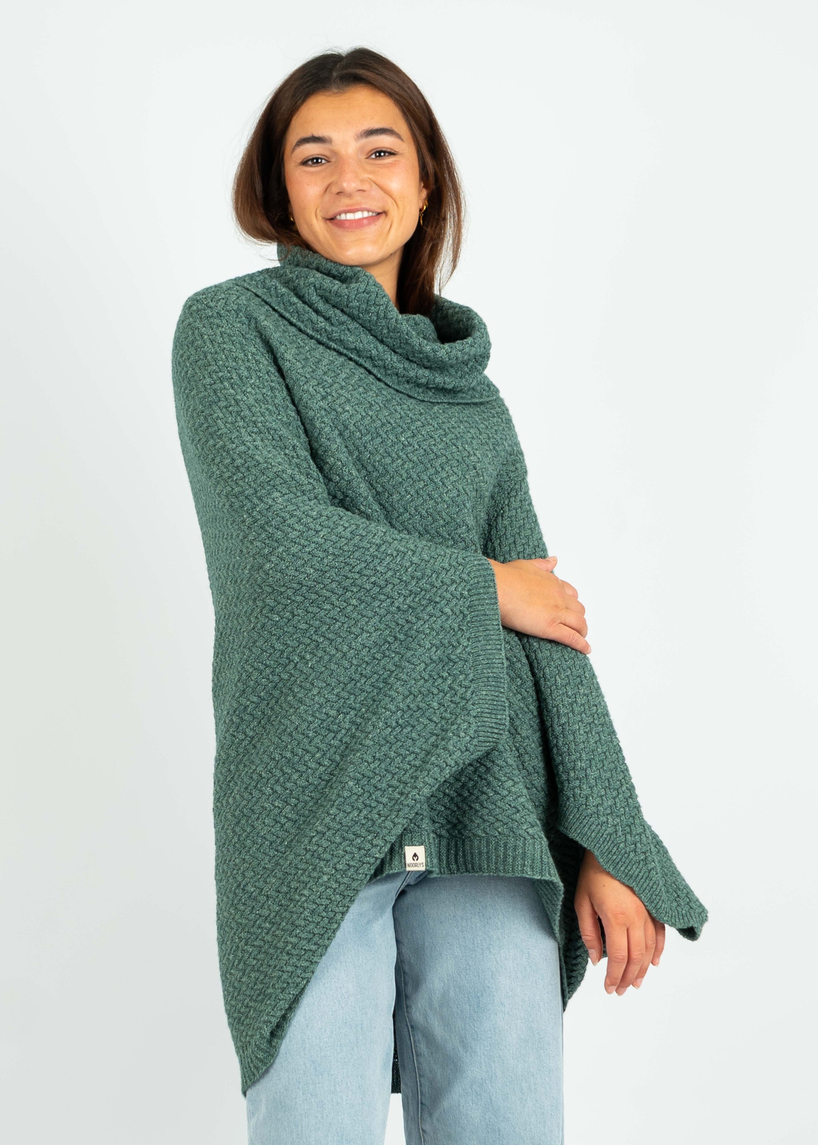 Unser Model Acelya ist <strong>173 cm</strong> groß und trägt <strong>Größe S</strong>.#