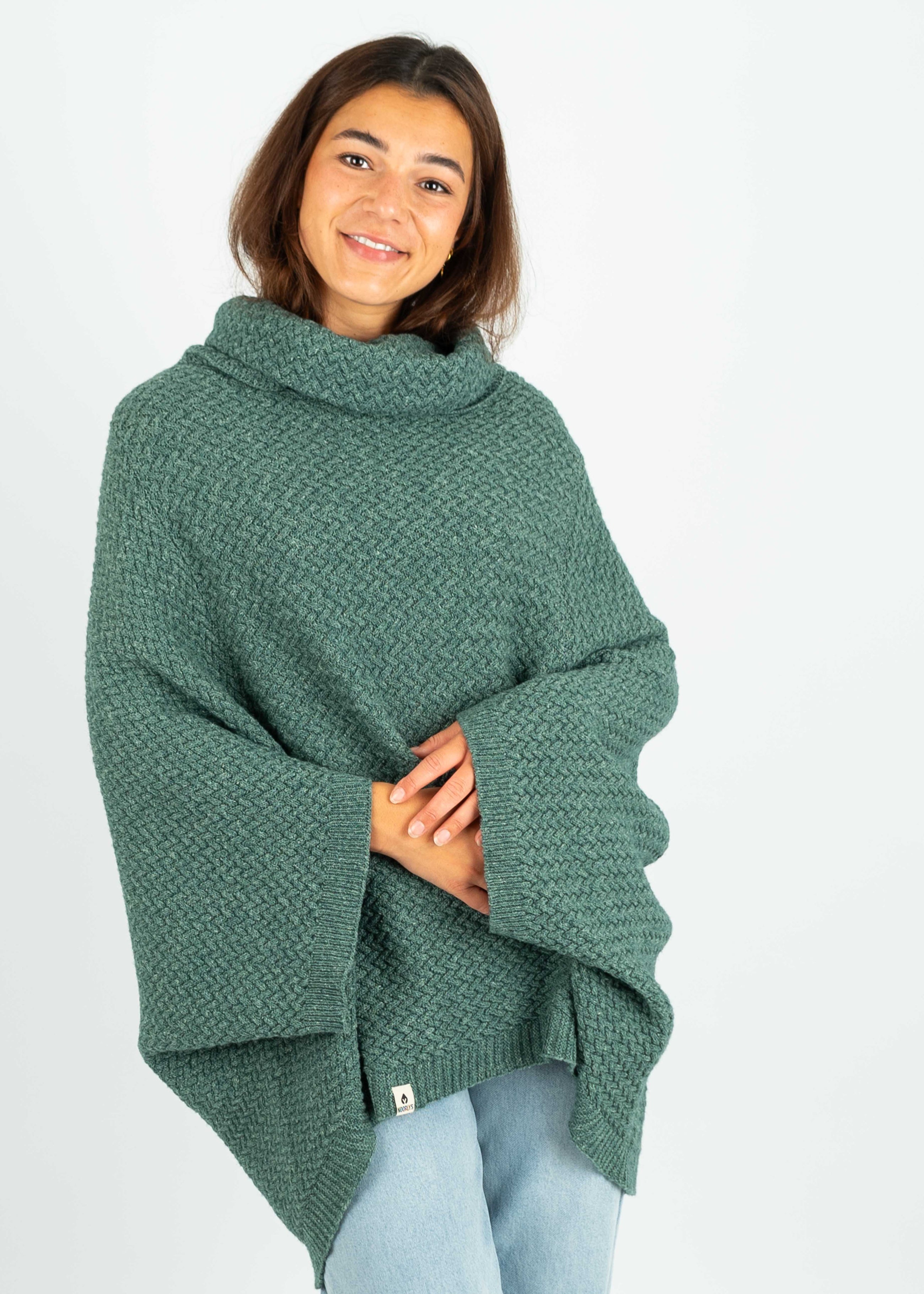 Unser Model Acelya ist <strong>173 cm</strong> groß und trägt <strong>Größe S</strong>.#
