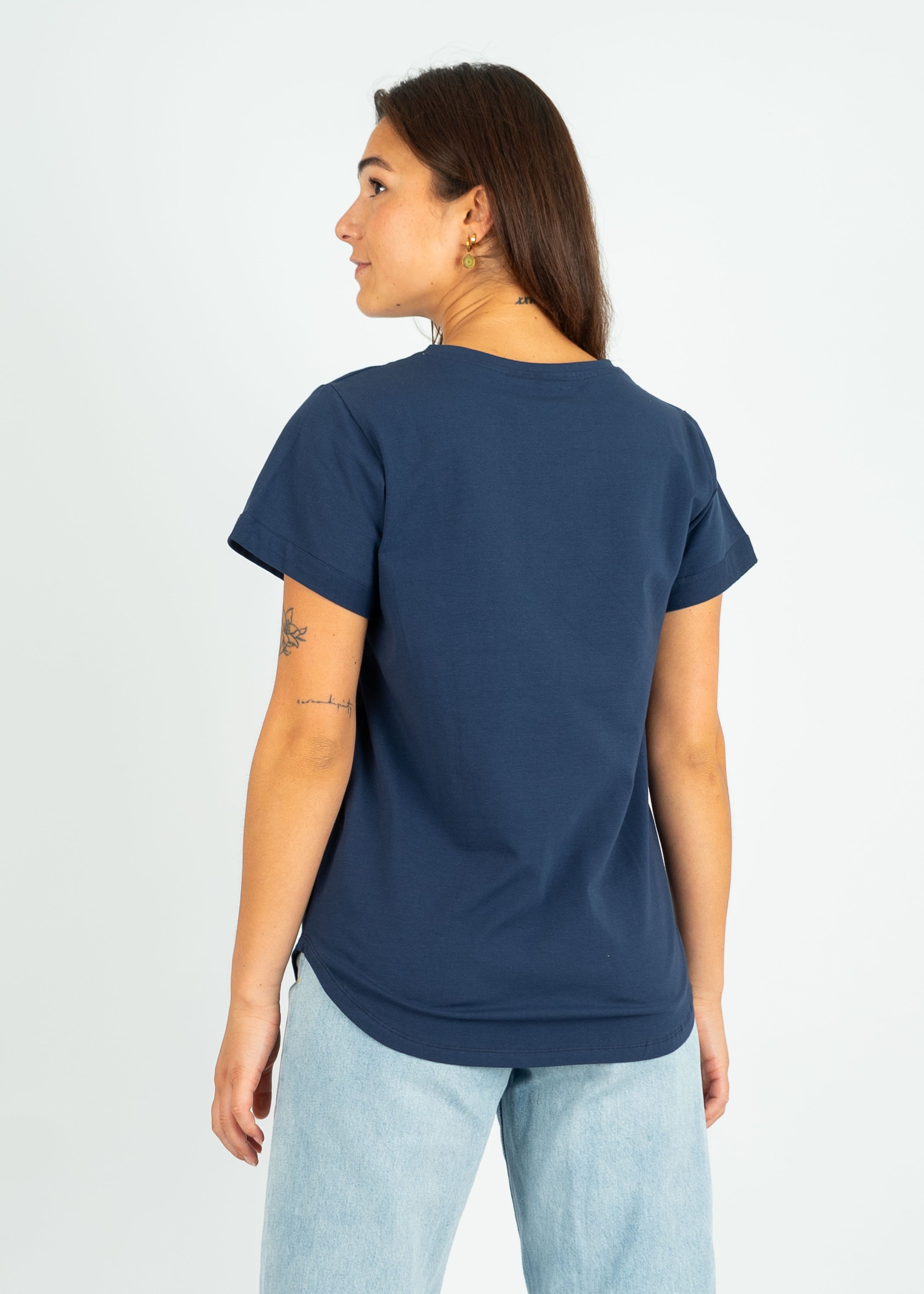 Unser Model Acelya ist <strong>173 cm</strong> groß und trägt <strong>Größe S</strong>.#