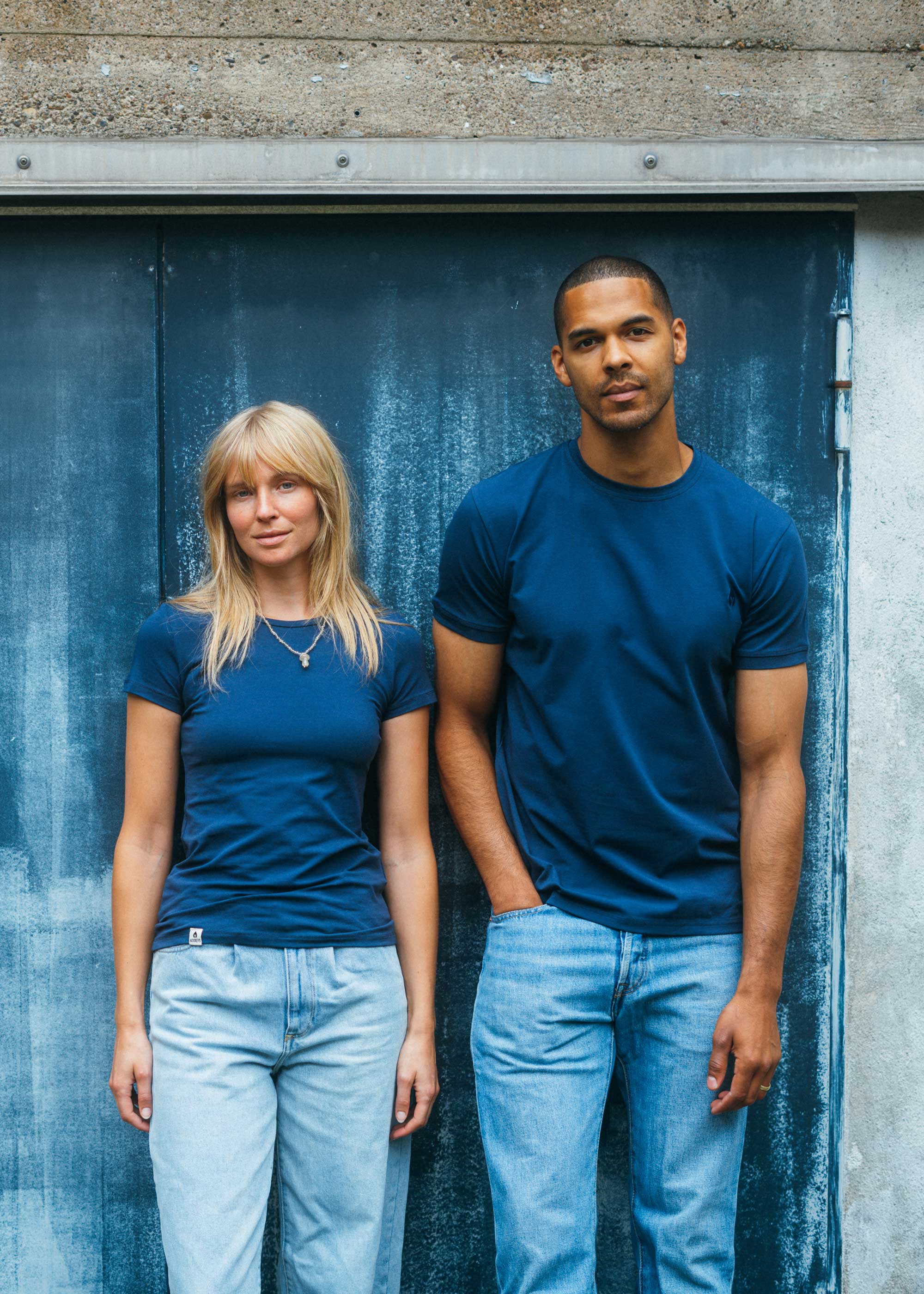 Unser Model Leroy ist <strong>192 cm</strong> groß und trägt <strong>Größe L</strong>.#