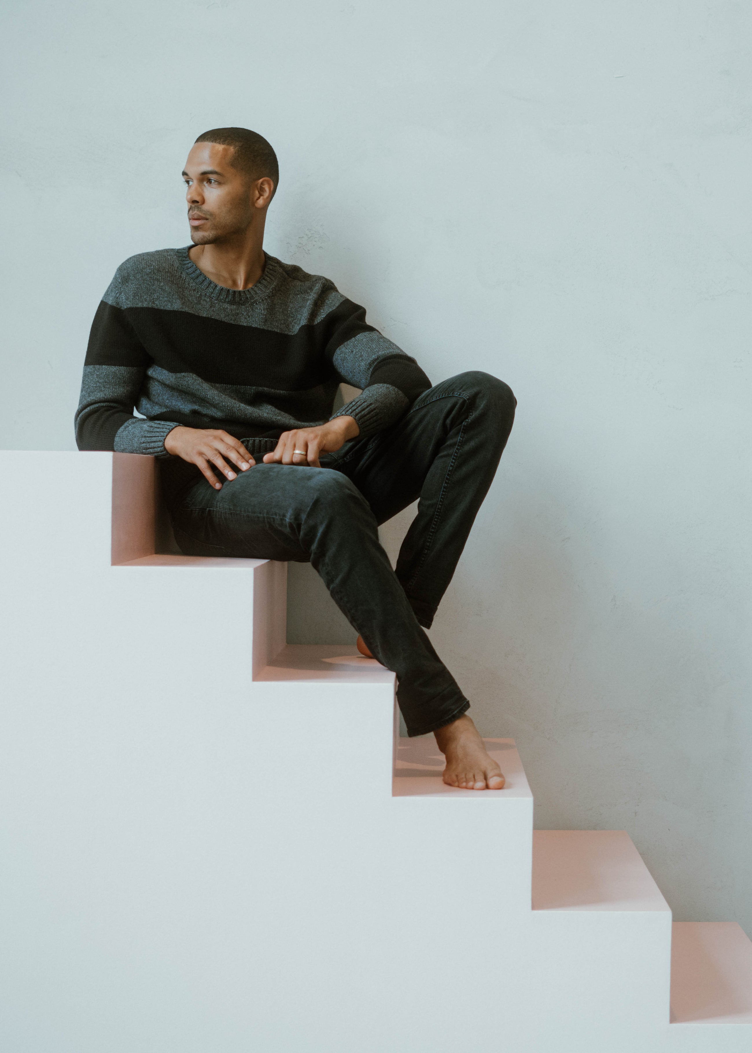 Unser Model Leroy ist <strong>192 cm</strong> groß und trägt <strong>Größe L</strong>.#