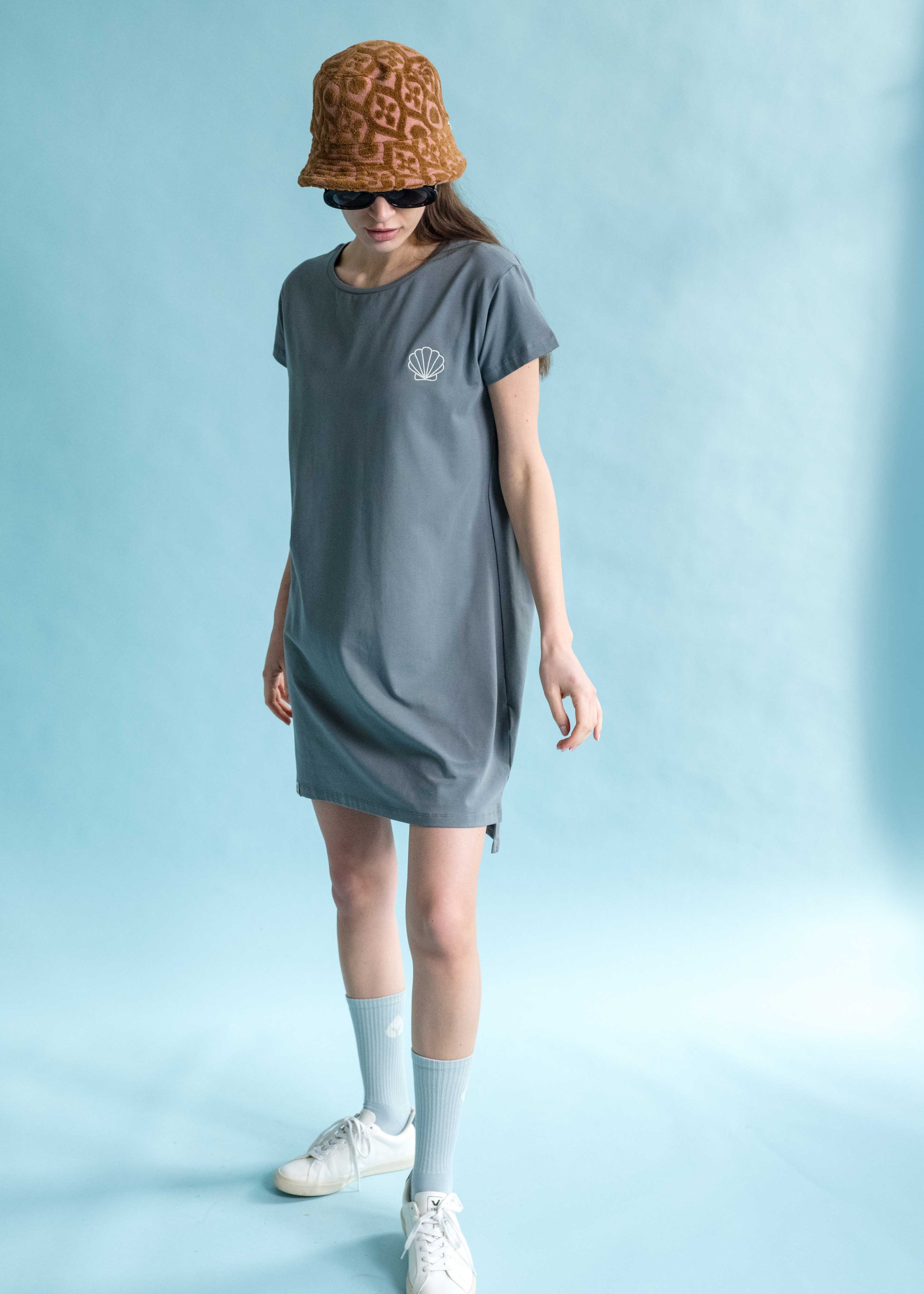 Unser Model Evelin ist <strong>177 cm</strong> groß und trägt <strong>Größe S</strong>.#