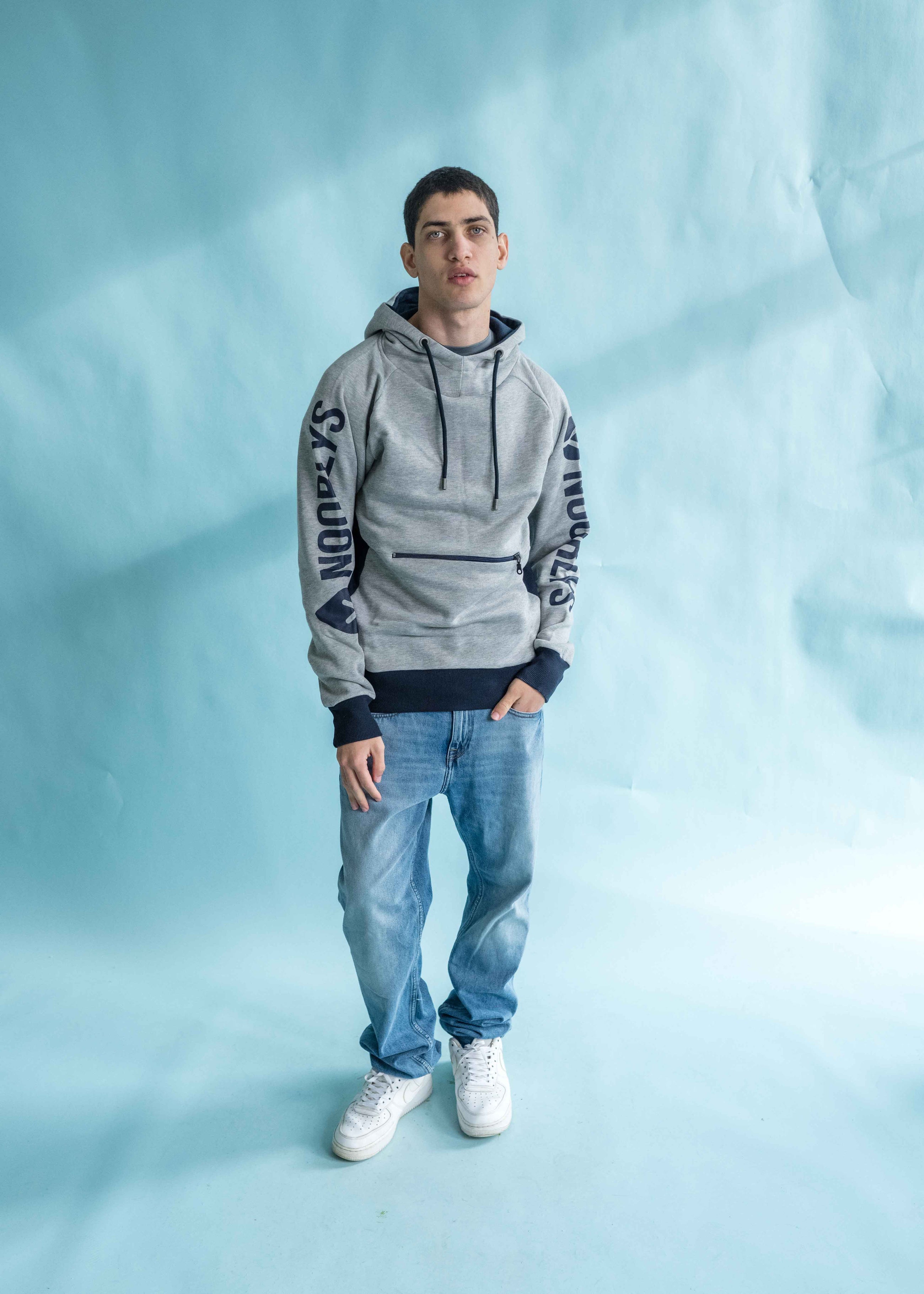 Unser Model Alisson ist <strong>184 cm</strong> groß und trägt <strong>Größe L</strong>.#